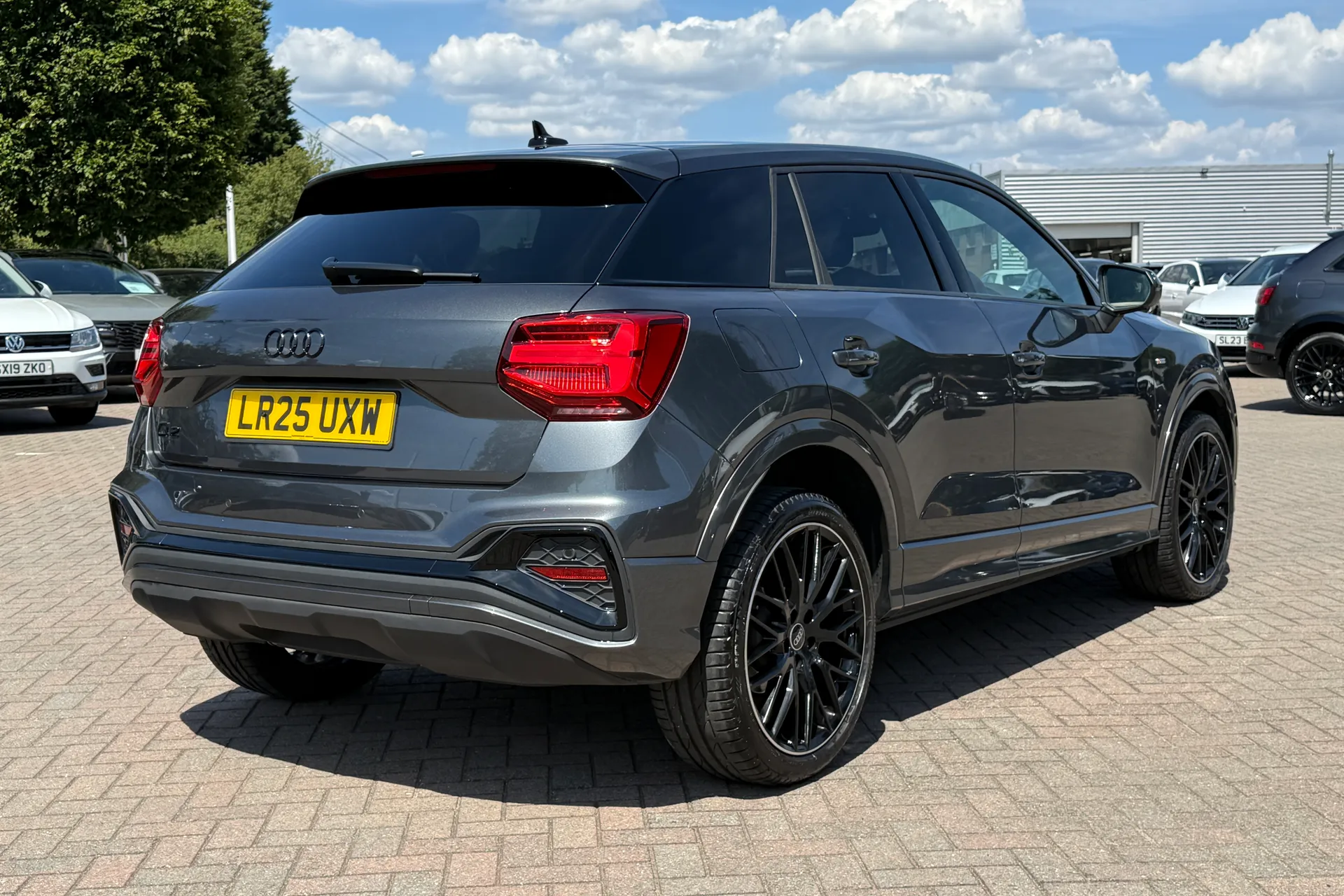 Audi Q2 thumbnail image number 28