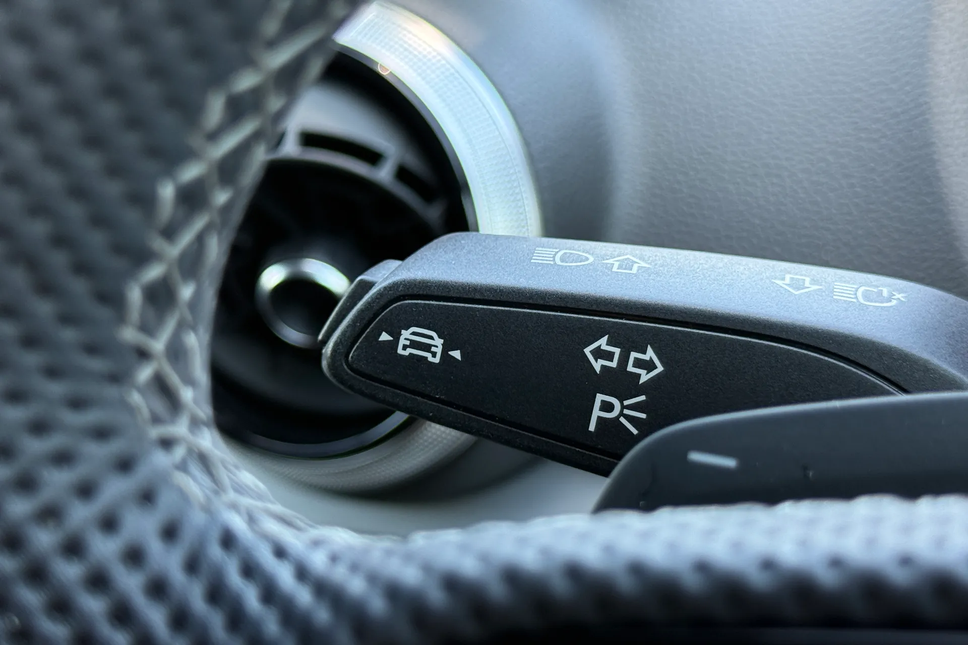 Audi Q2 thumbnail image number 14