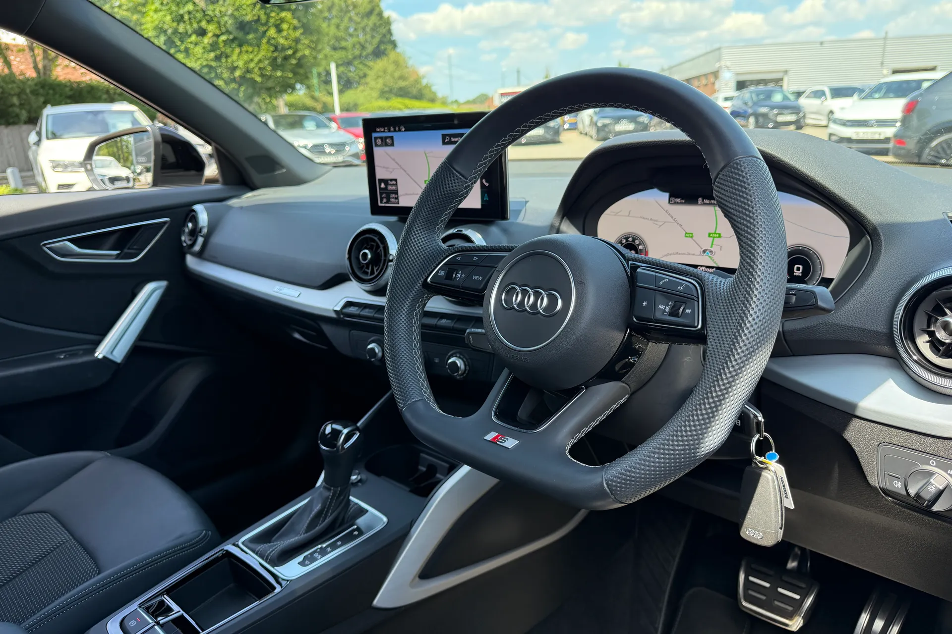 Audi Q2 thumbnail image number 24