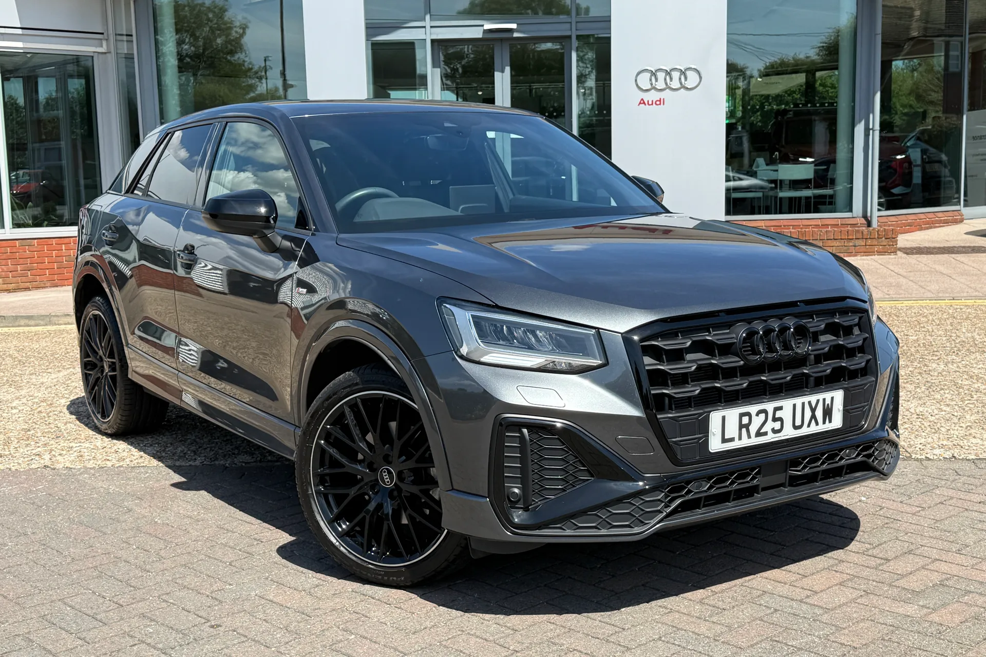 Audi Q2 thumbnail image number 20