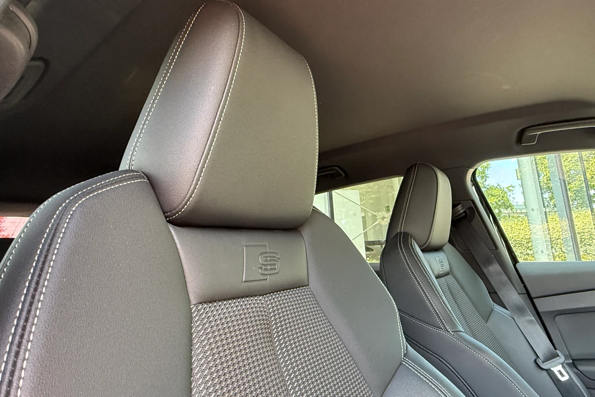 Audi Q4 thumbnail image number 26