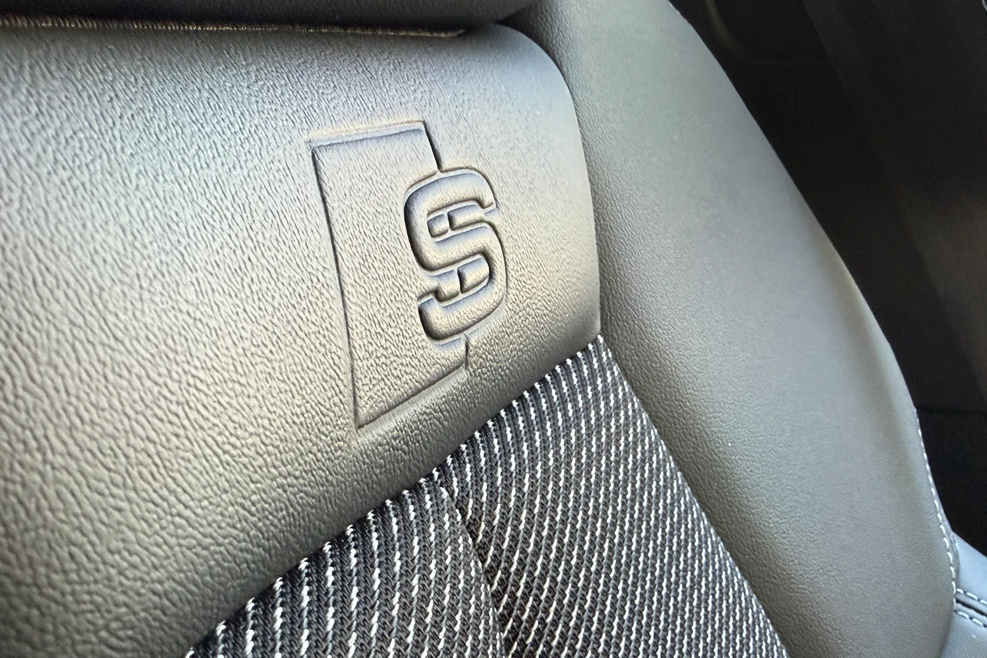 Audi Q4 thumbnail image number 45