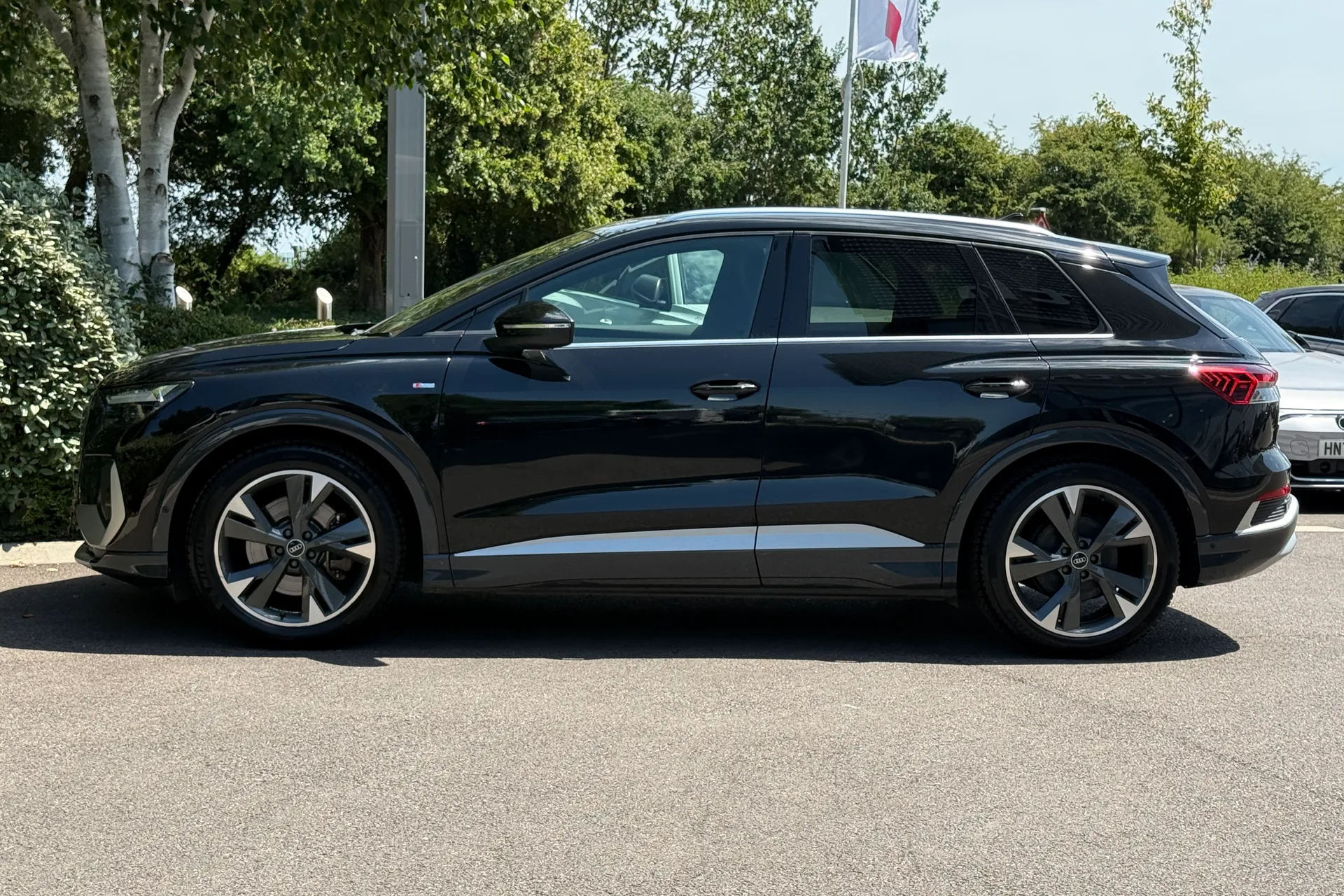 Audi Q4 thumbnail image number 23