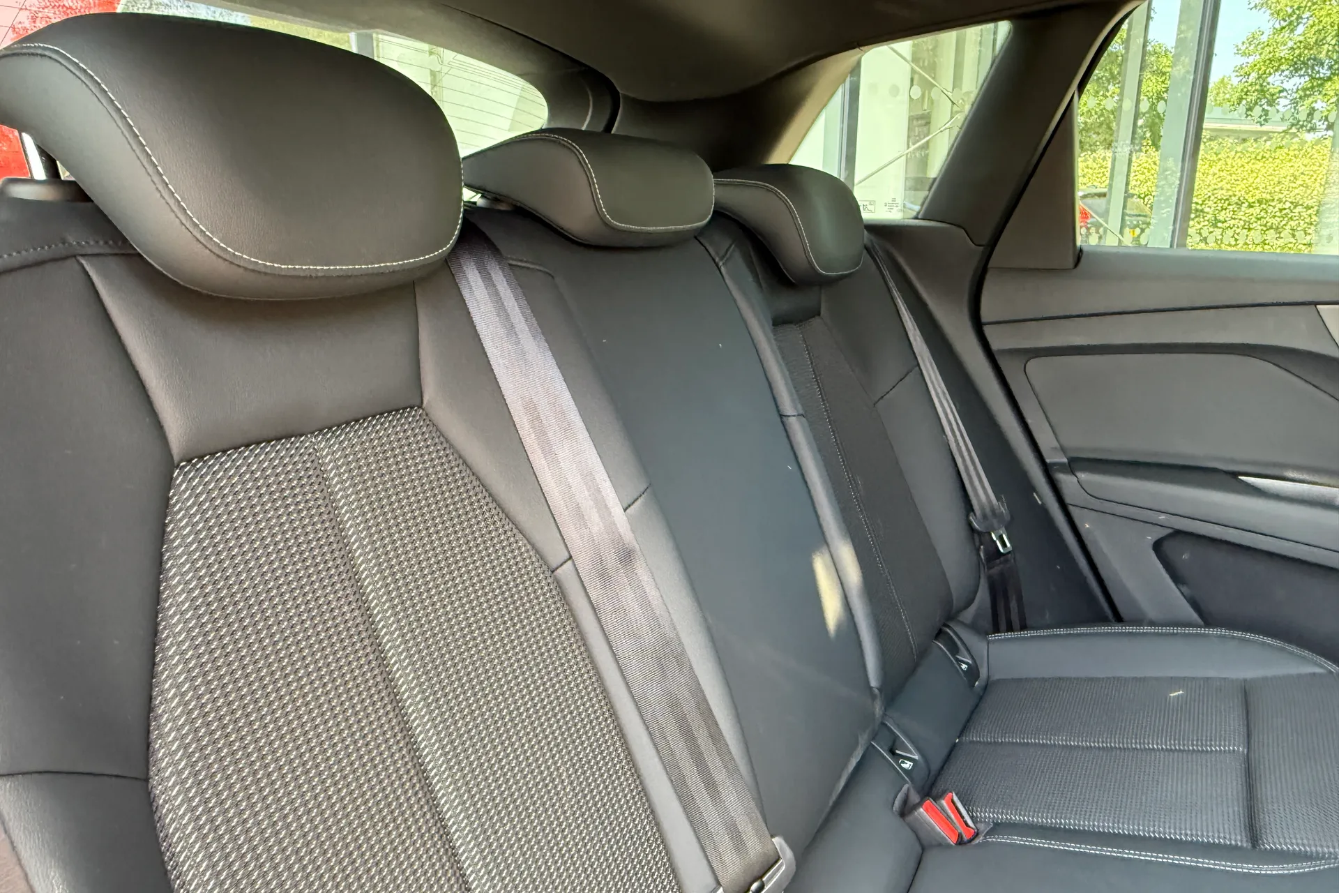 Audi Q4 thumbnail image number 35