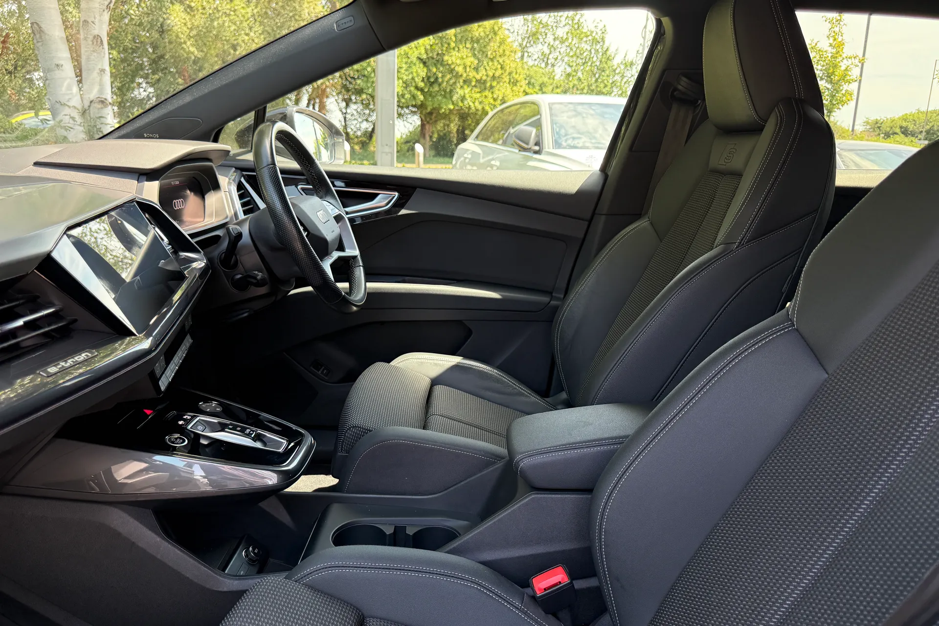 Audi Q4 thumbnail image number 50