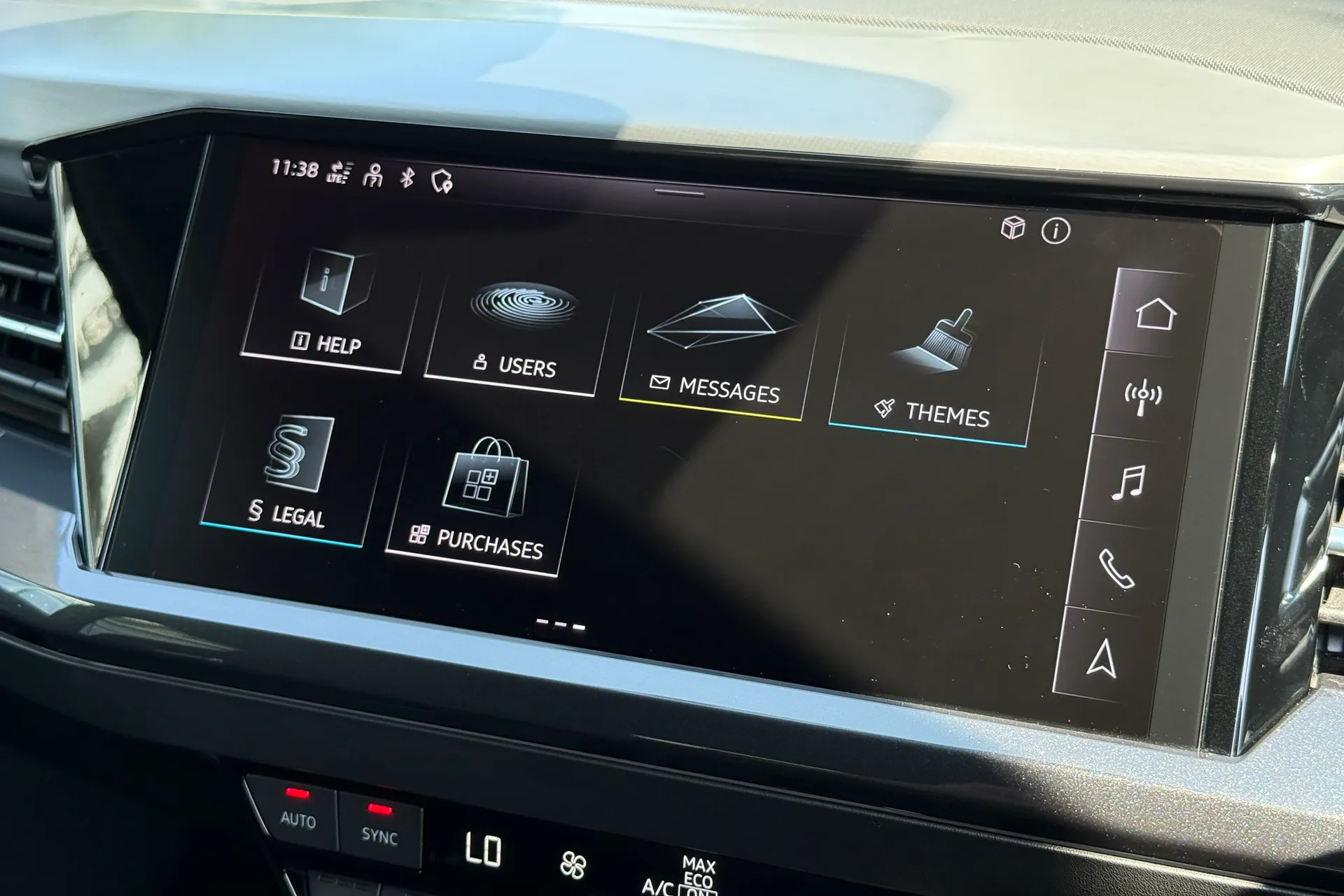 Audi Q4 thumbnail image number 28