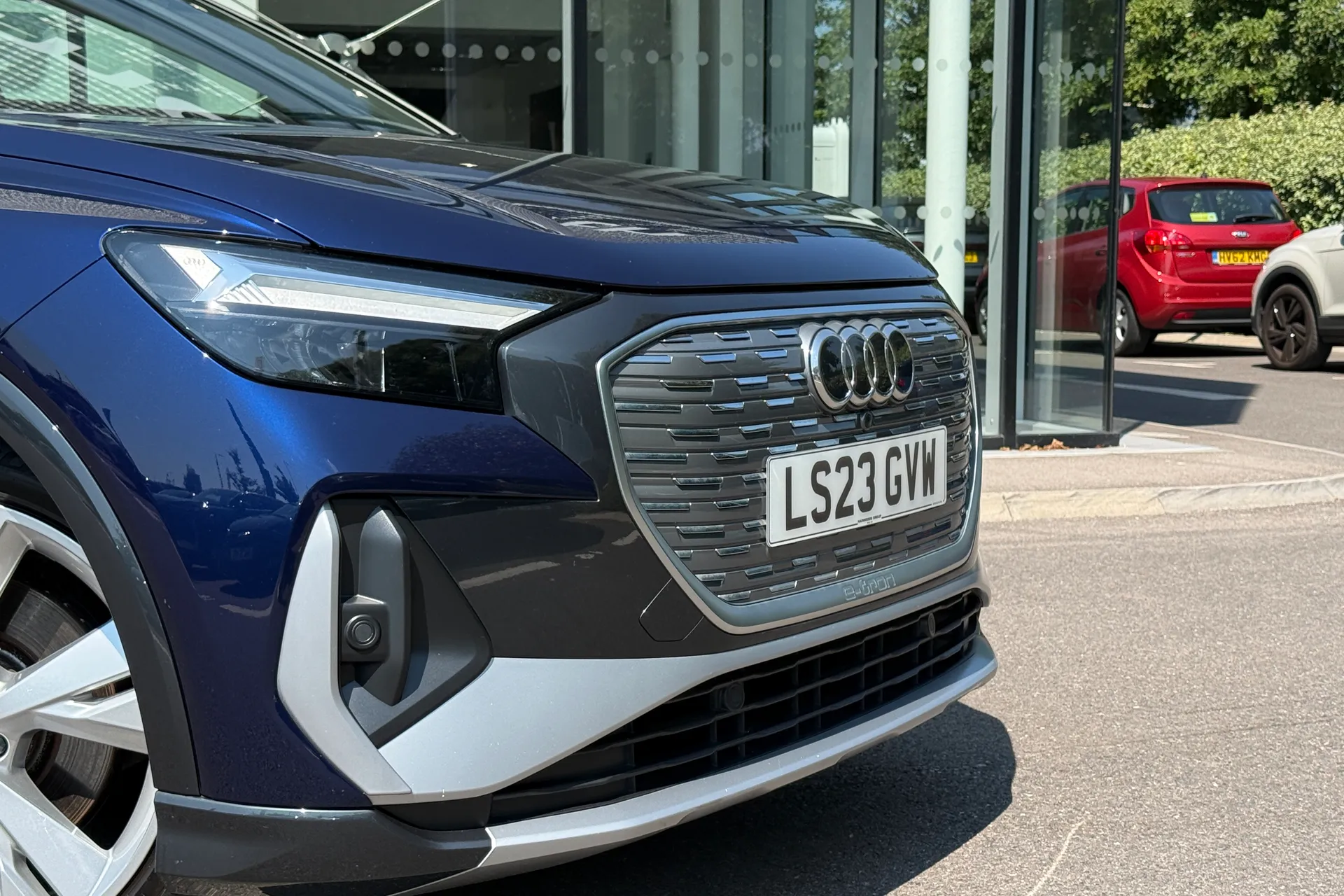 Audi Q4 thumbnail image number 9