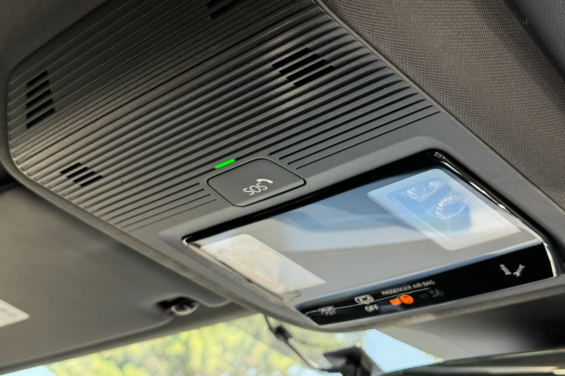 Audi Q4 thumbnail image number 32