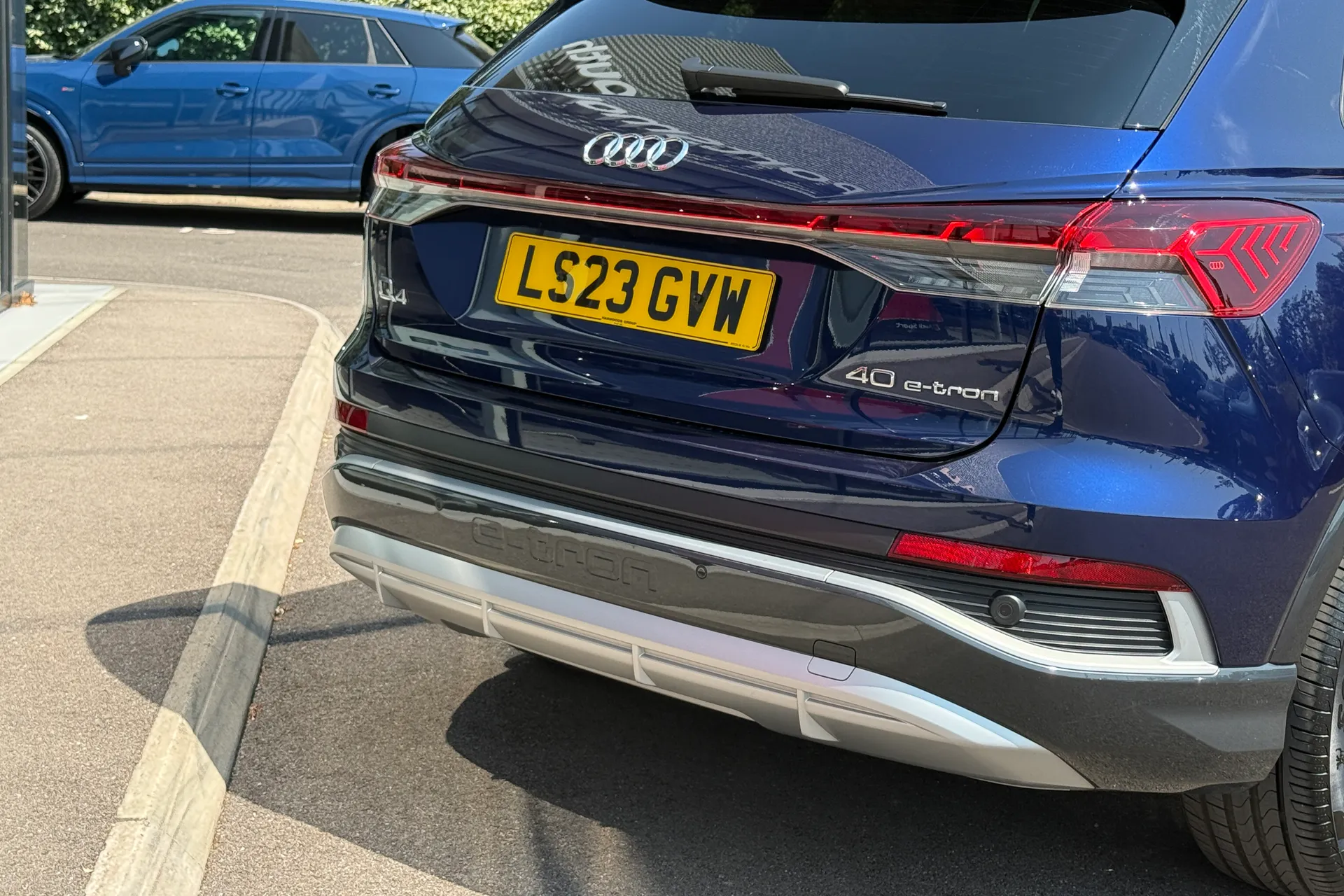 Audi Q4 thumbnail image number 21