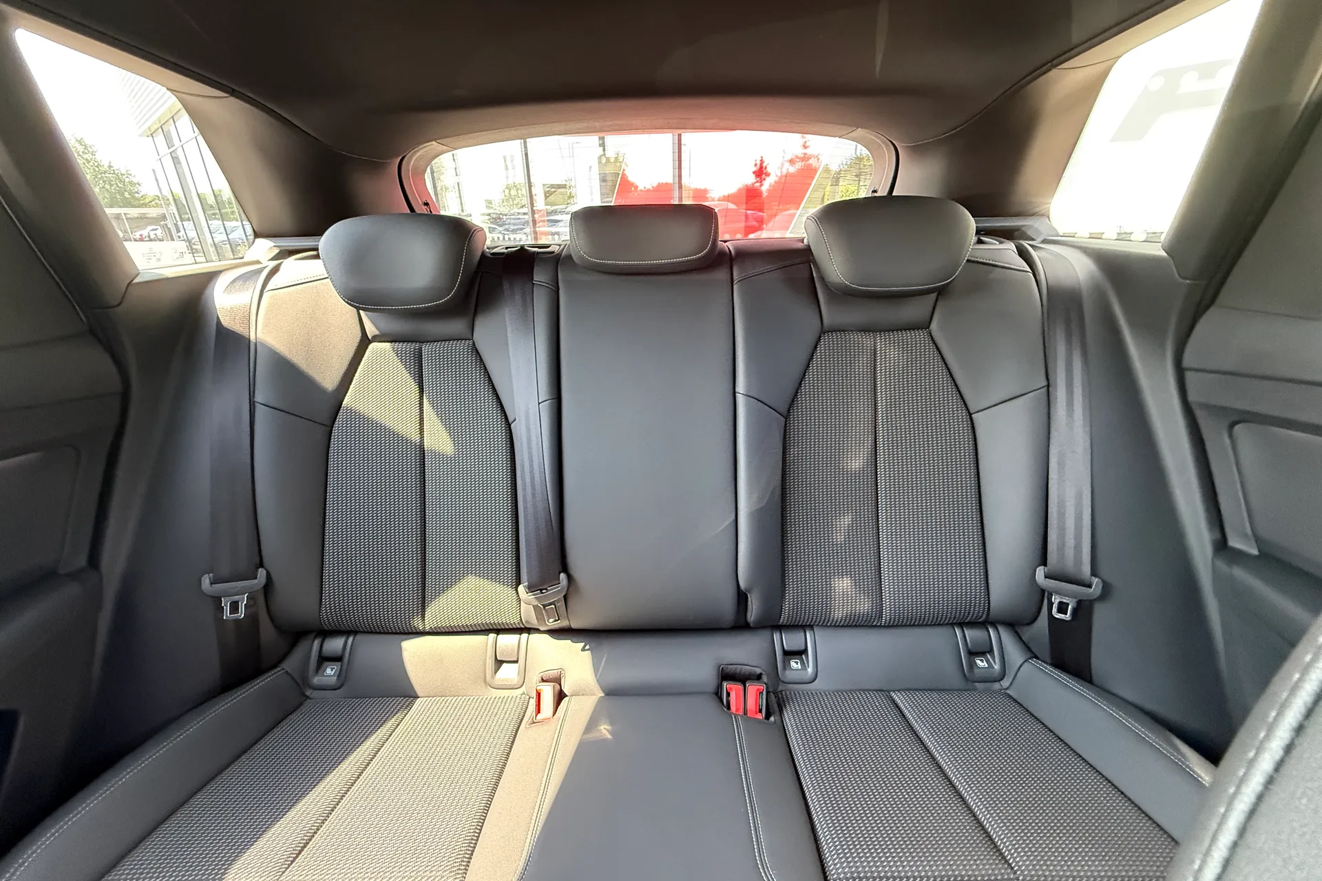 Audi Q4 thumbnail image number 35