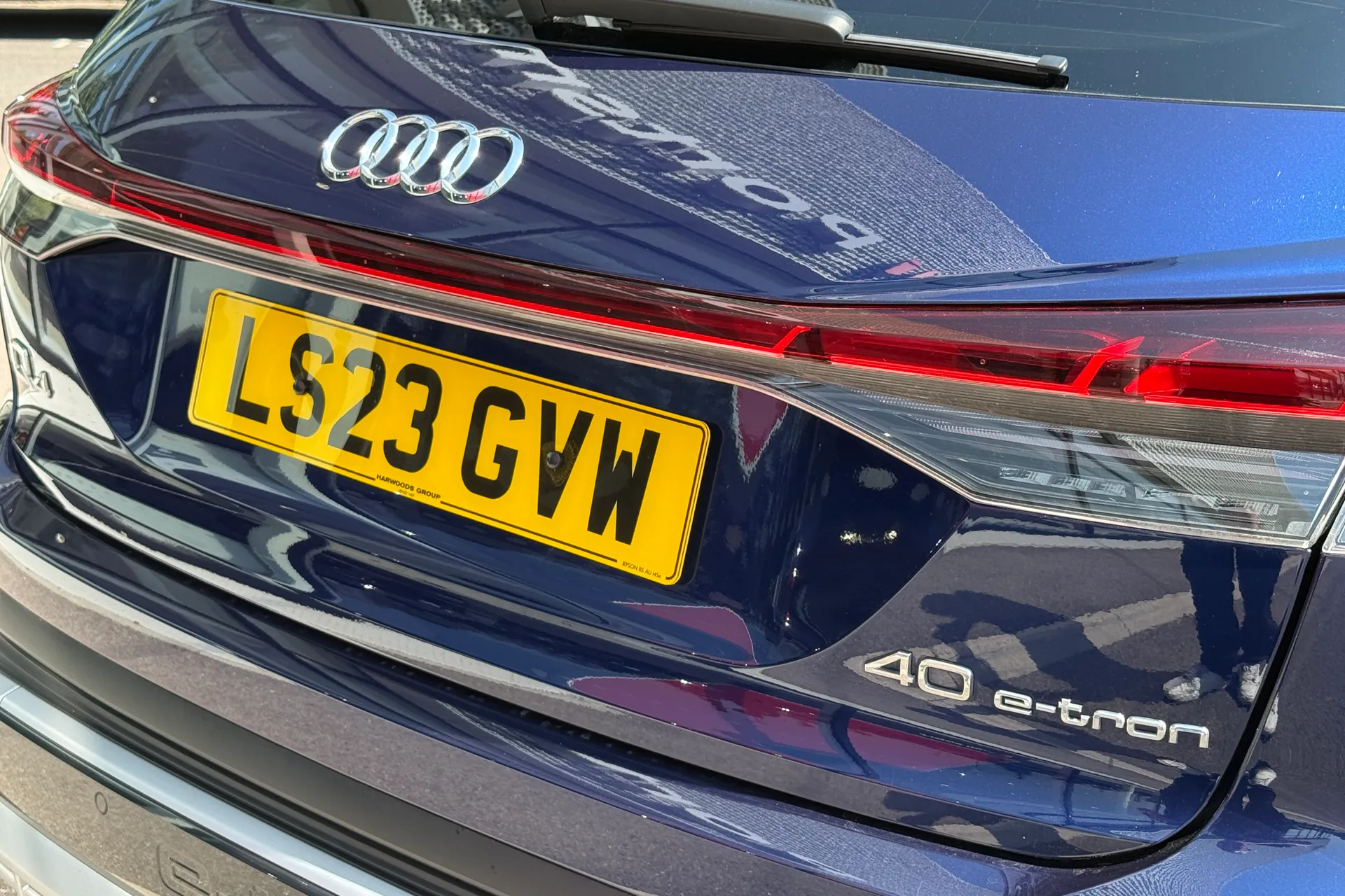 Audi Q4 thumbnail image number 19
