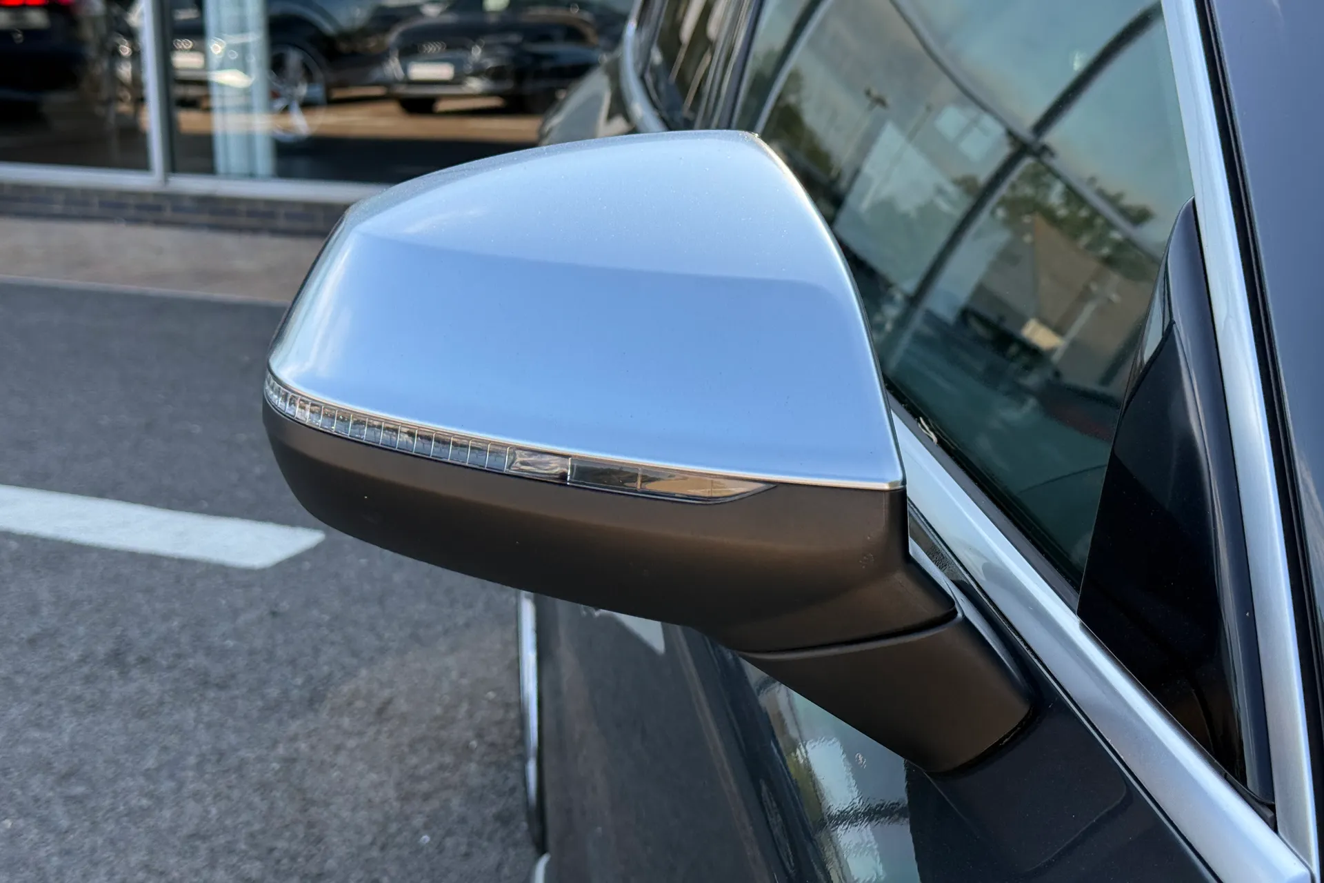 Audi Q5 thumbnail image number 10