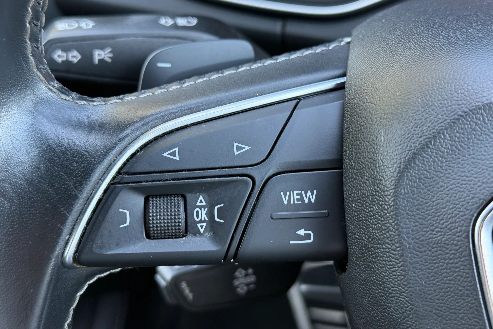 Audi Q5 thumbnail image number 23