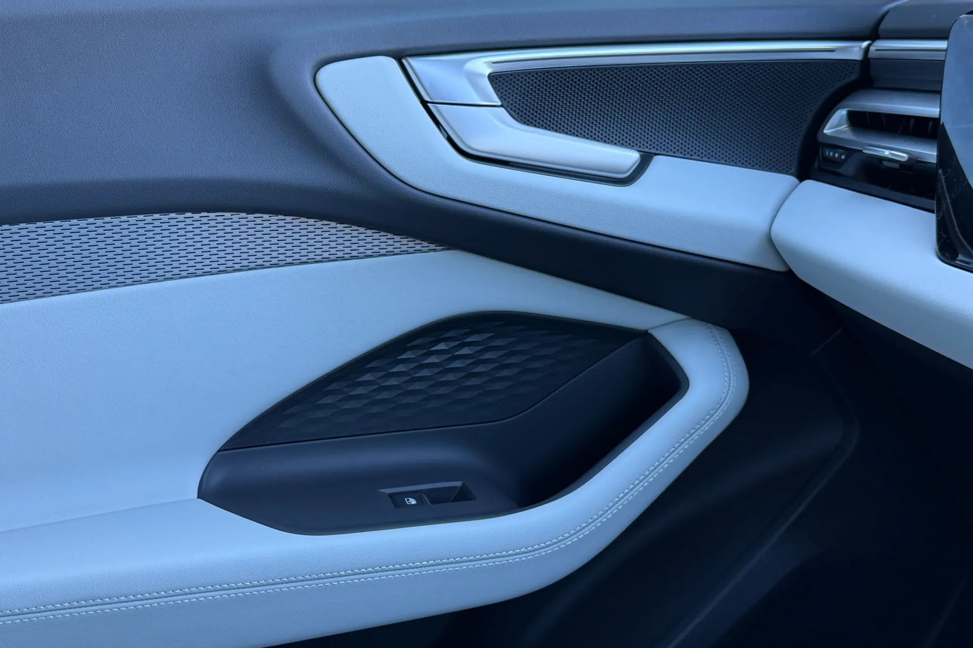 Audi A5 thumbnail image number 25
