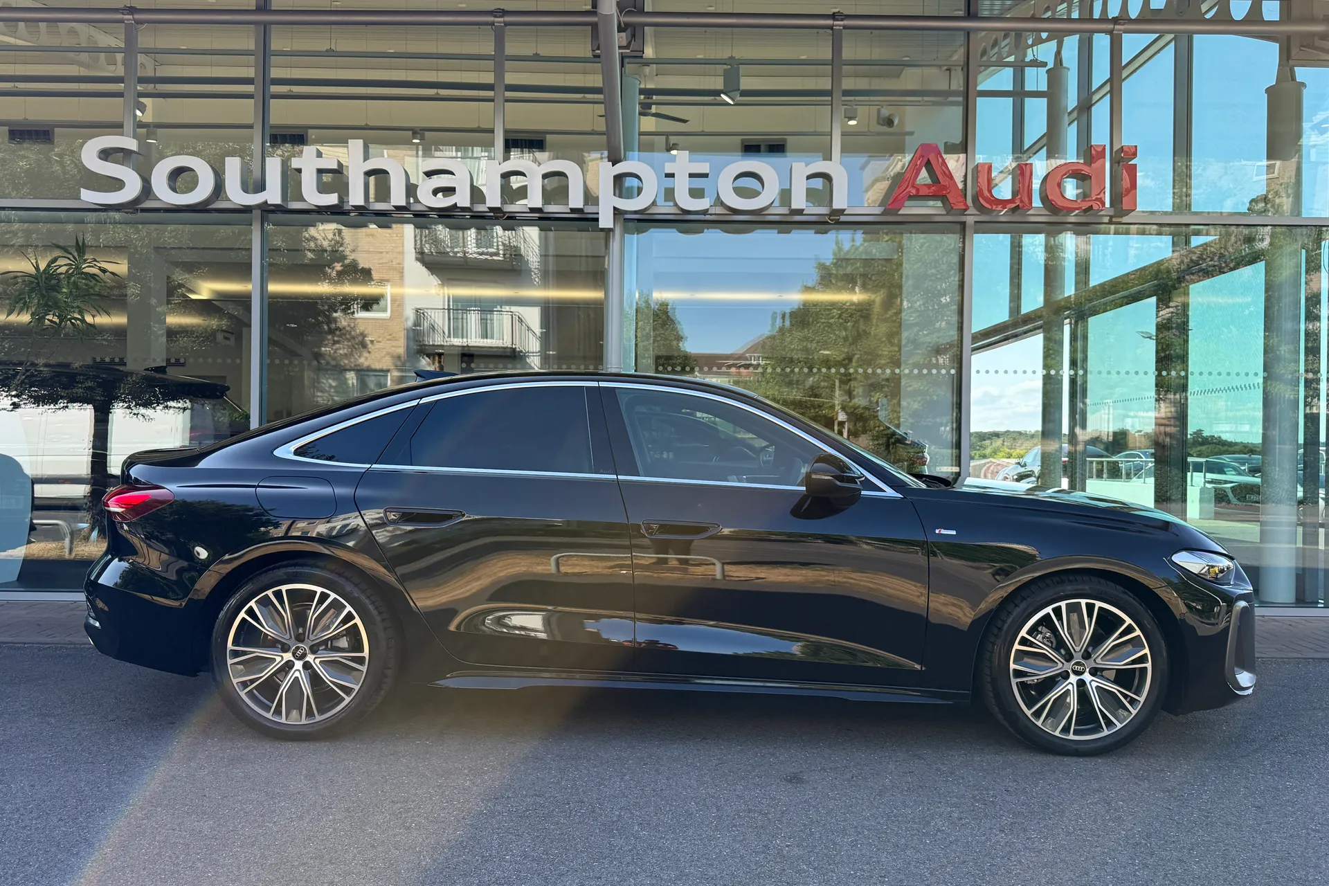 Audi A5 thumbnail image number 2