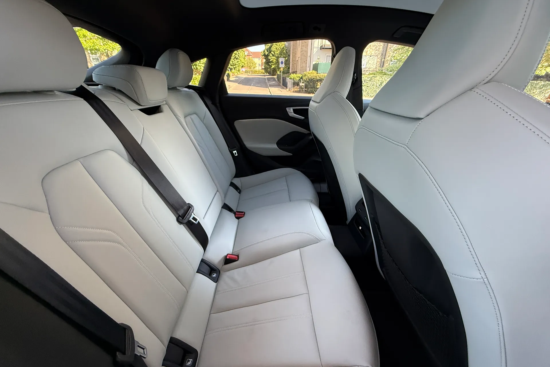 Audi A5 thumbnail image number 37