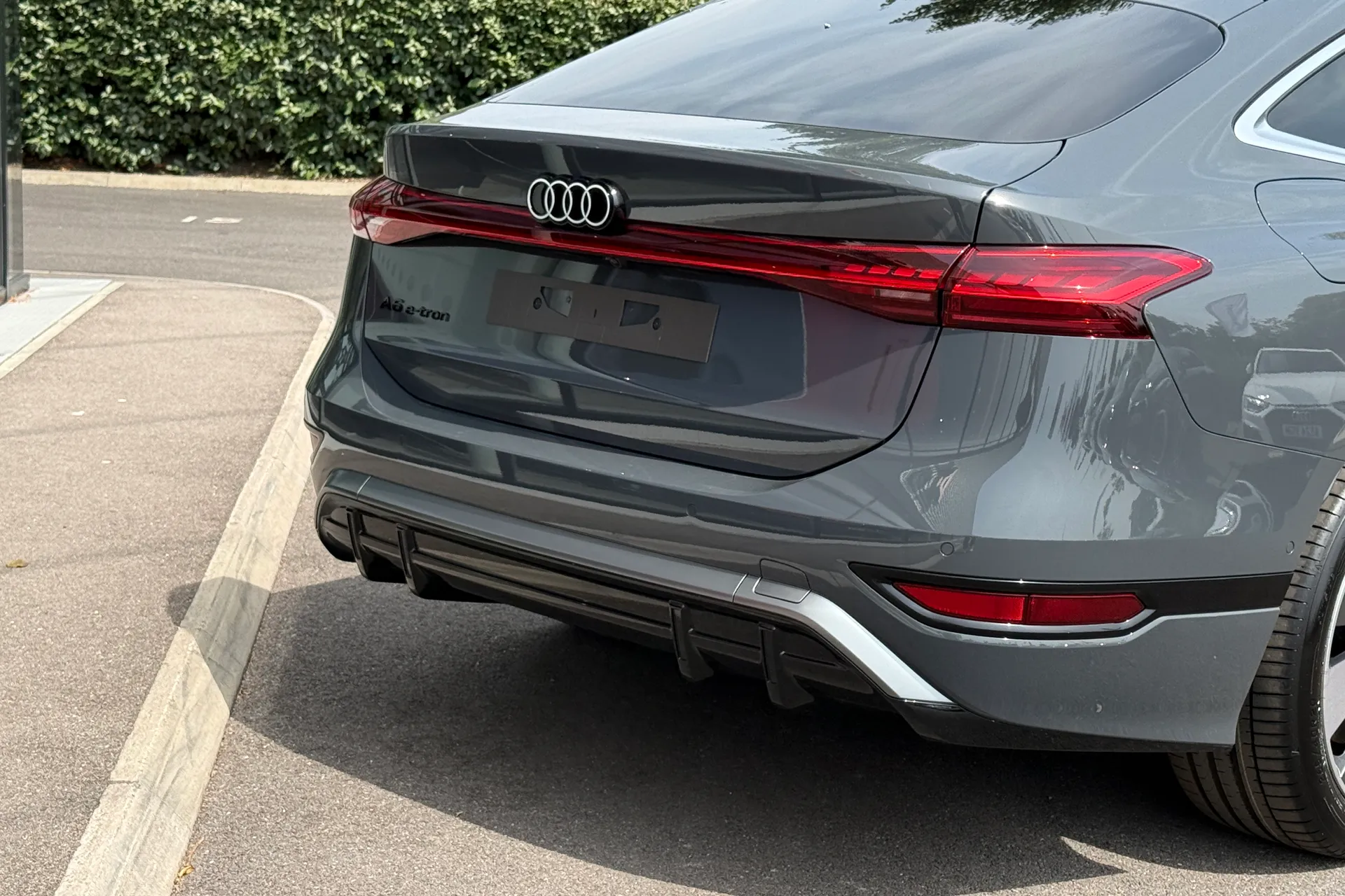 Audi A6 thumbnail image number 18