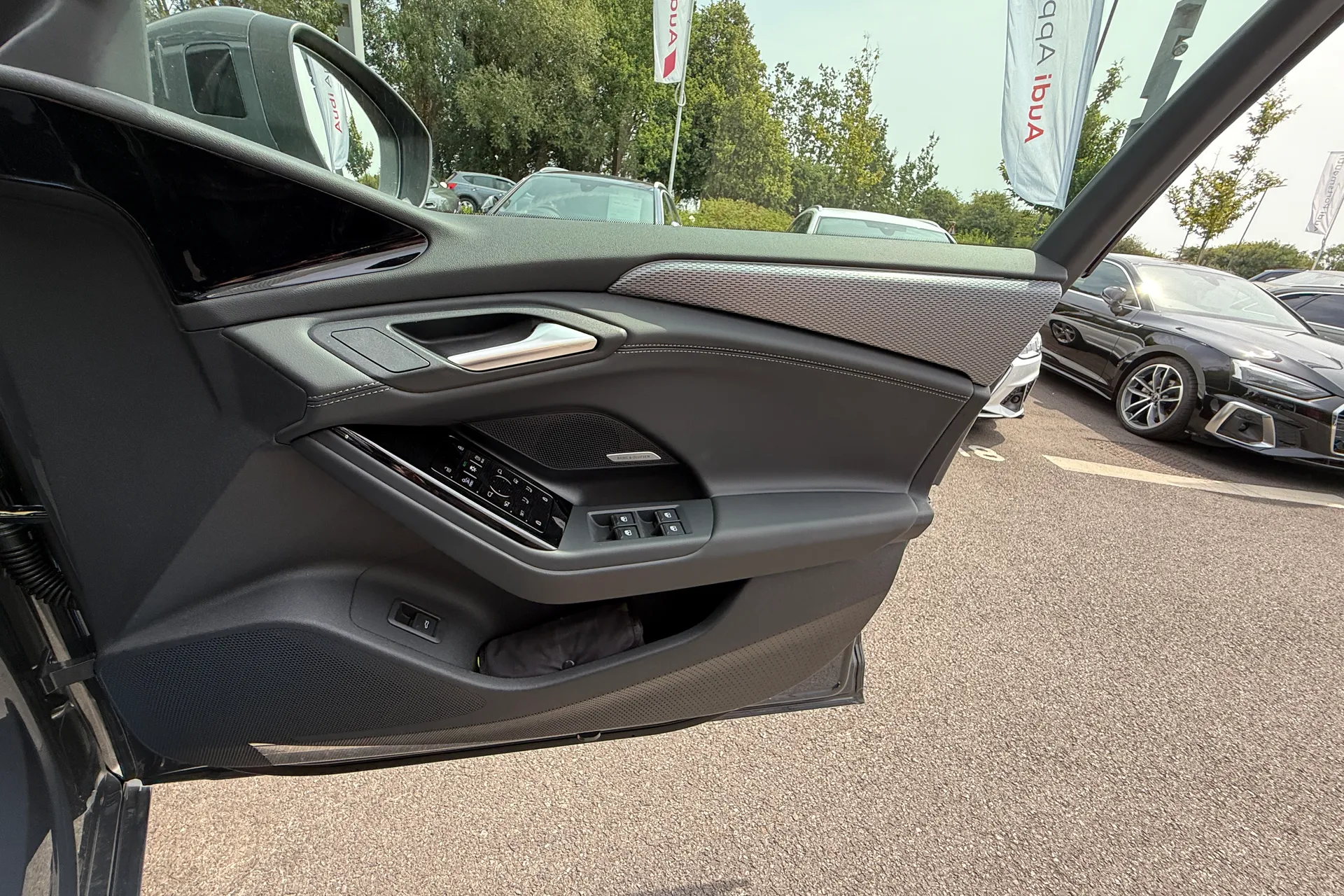 Audi A6 thumbnail image number 52