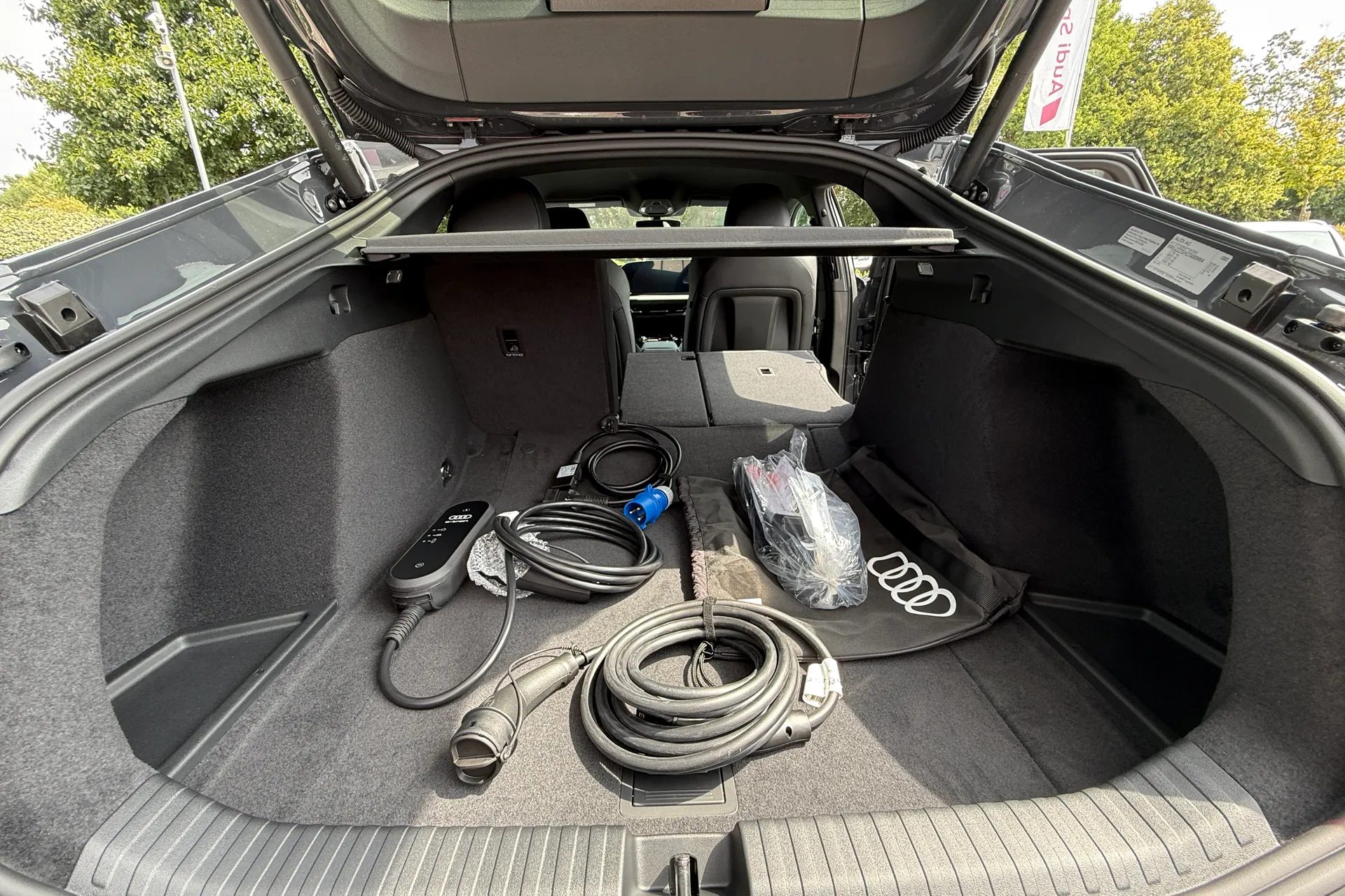 Audi A6 thumbnail image number 48