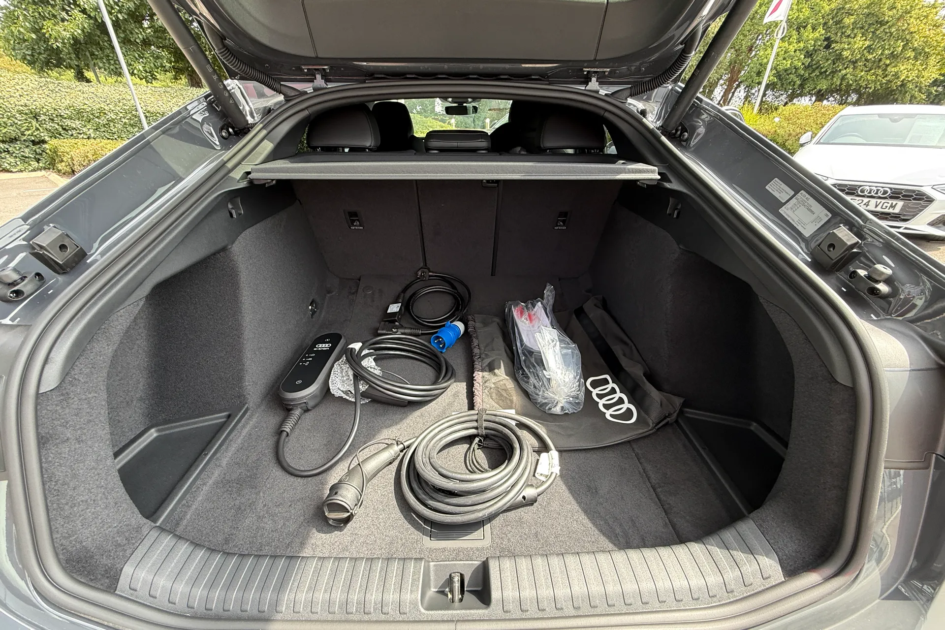 Audi A6 thumbnail image number 47