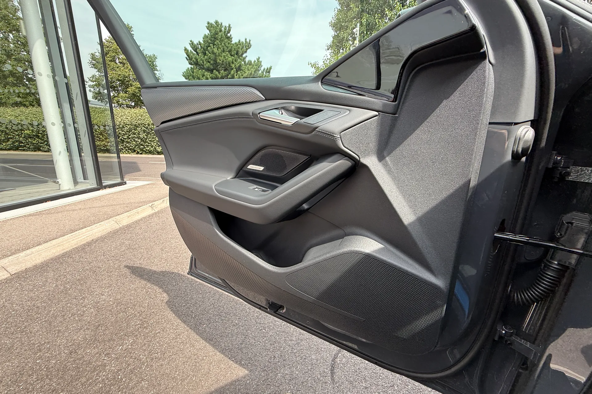 Audi A6 thumbnail image number 45