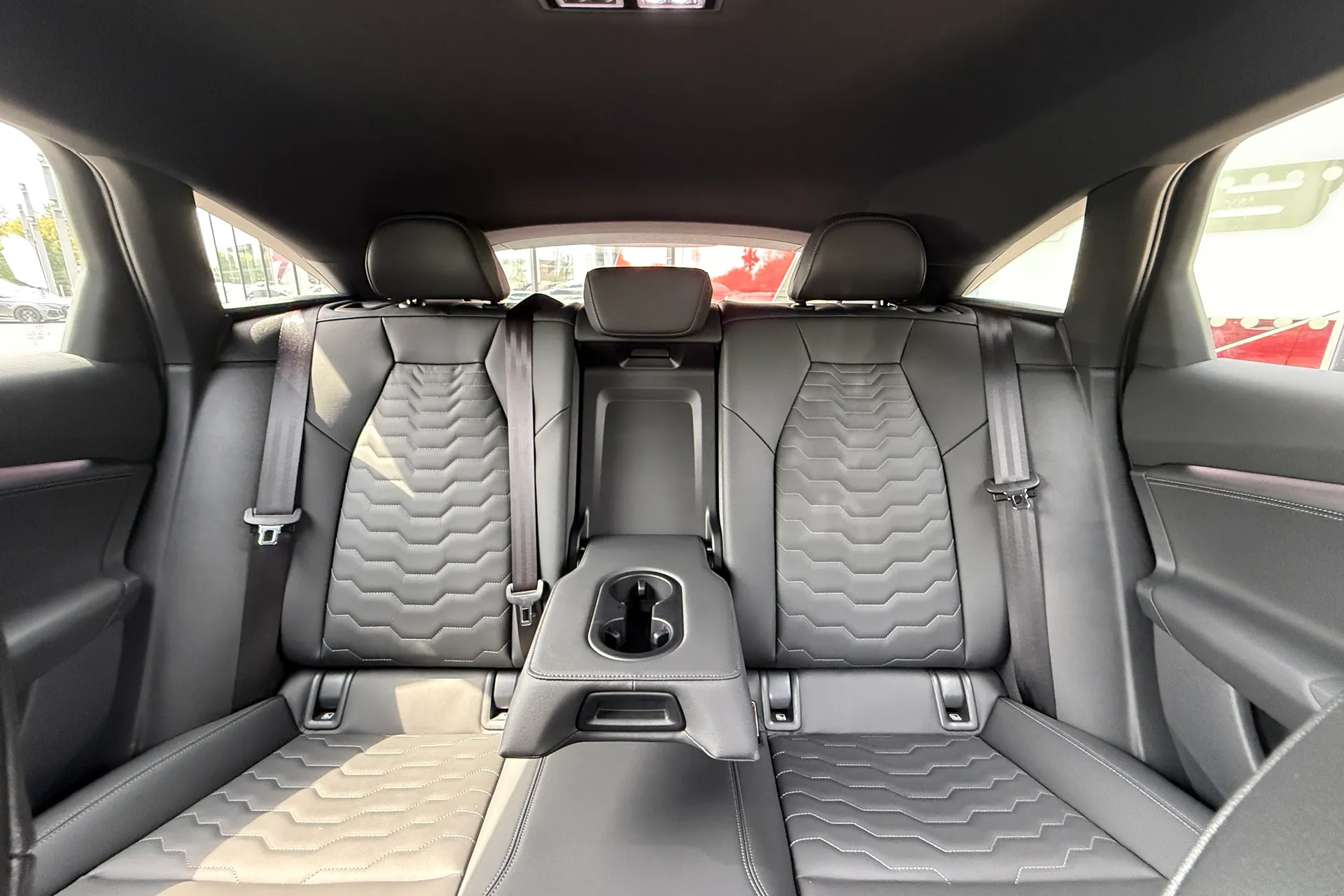 Audi A6 thumbnail image number 19