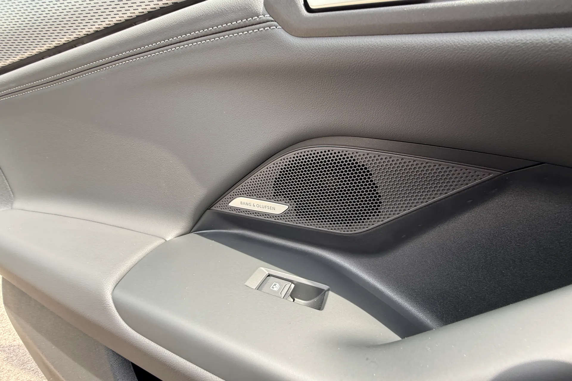 Audi A6 thumbnail image number 15