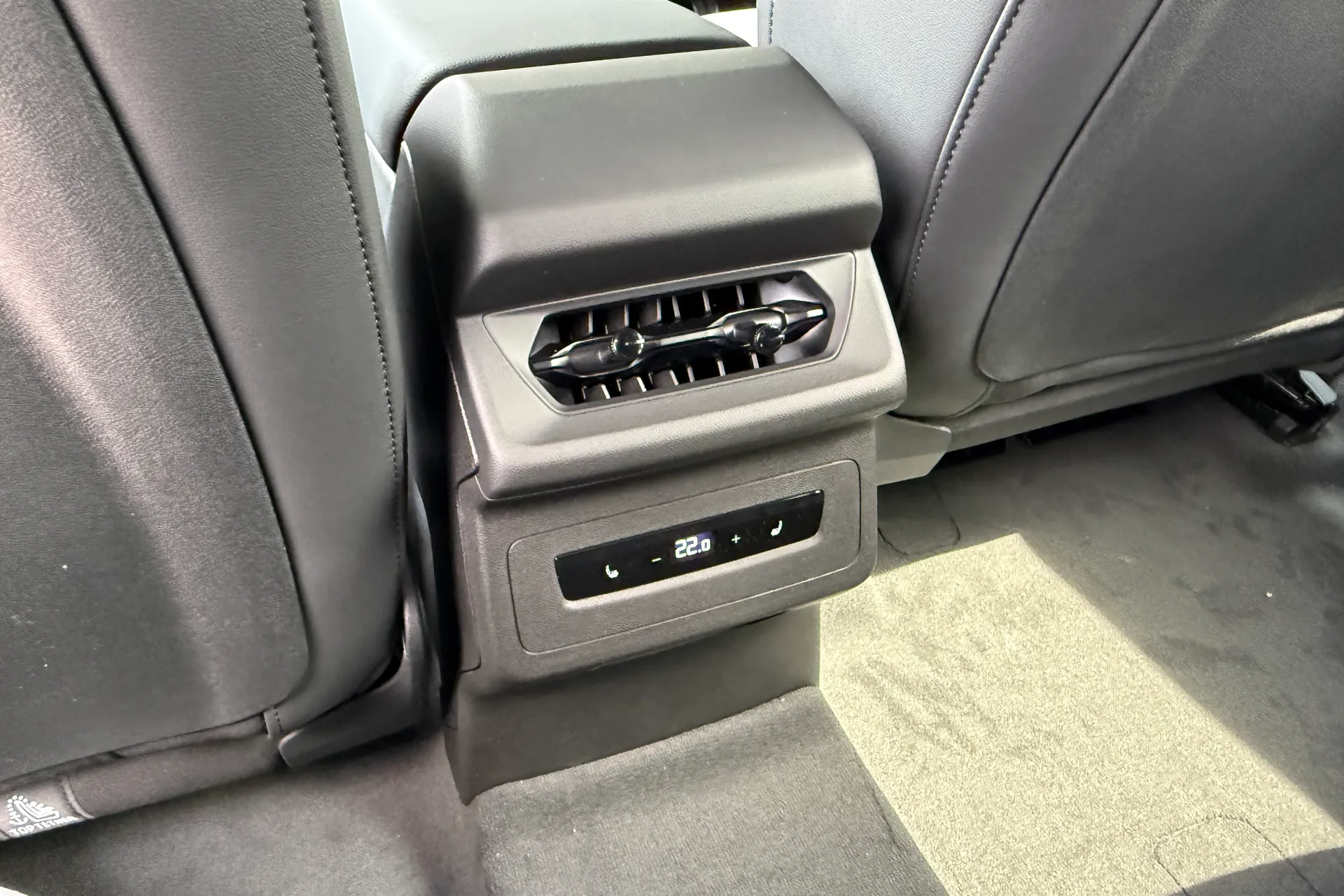 Audi A6 thumbnail image number 50