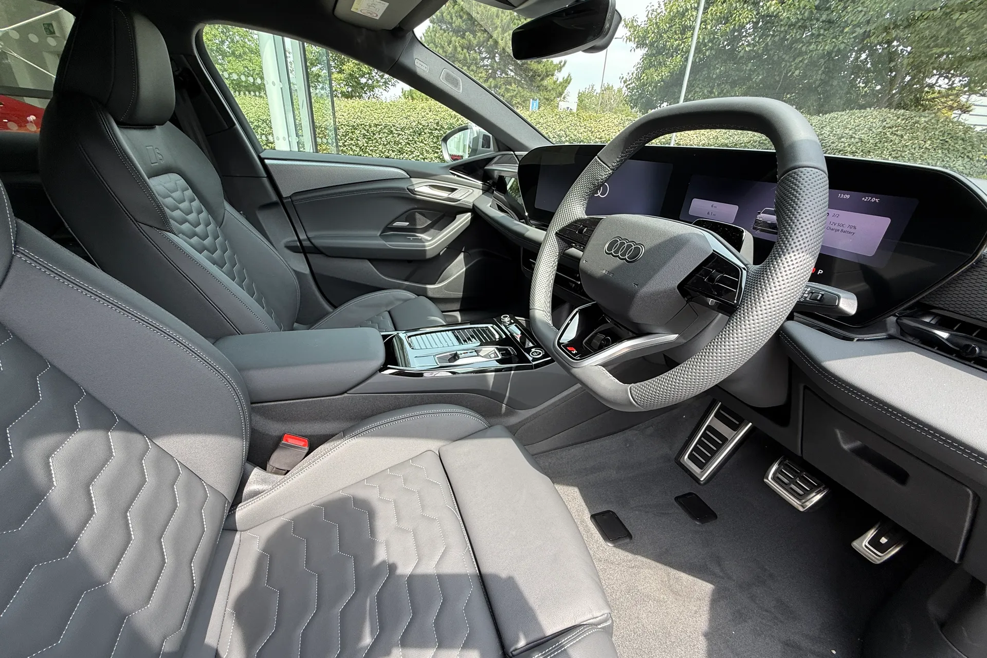 Audi A6 thumbnail image number 21
