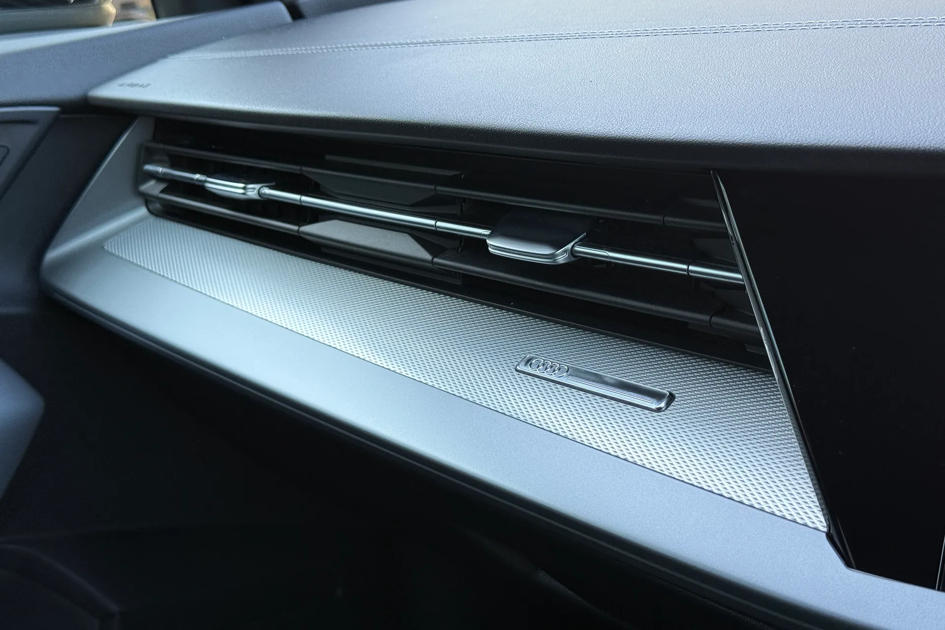 Audi A3 thumbnail image number 24