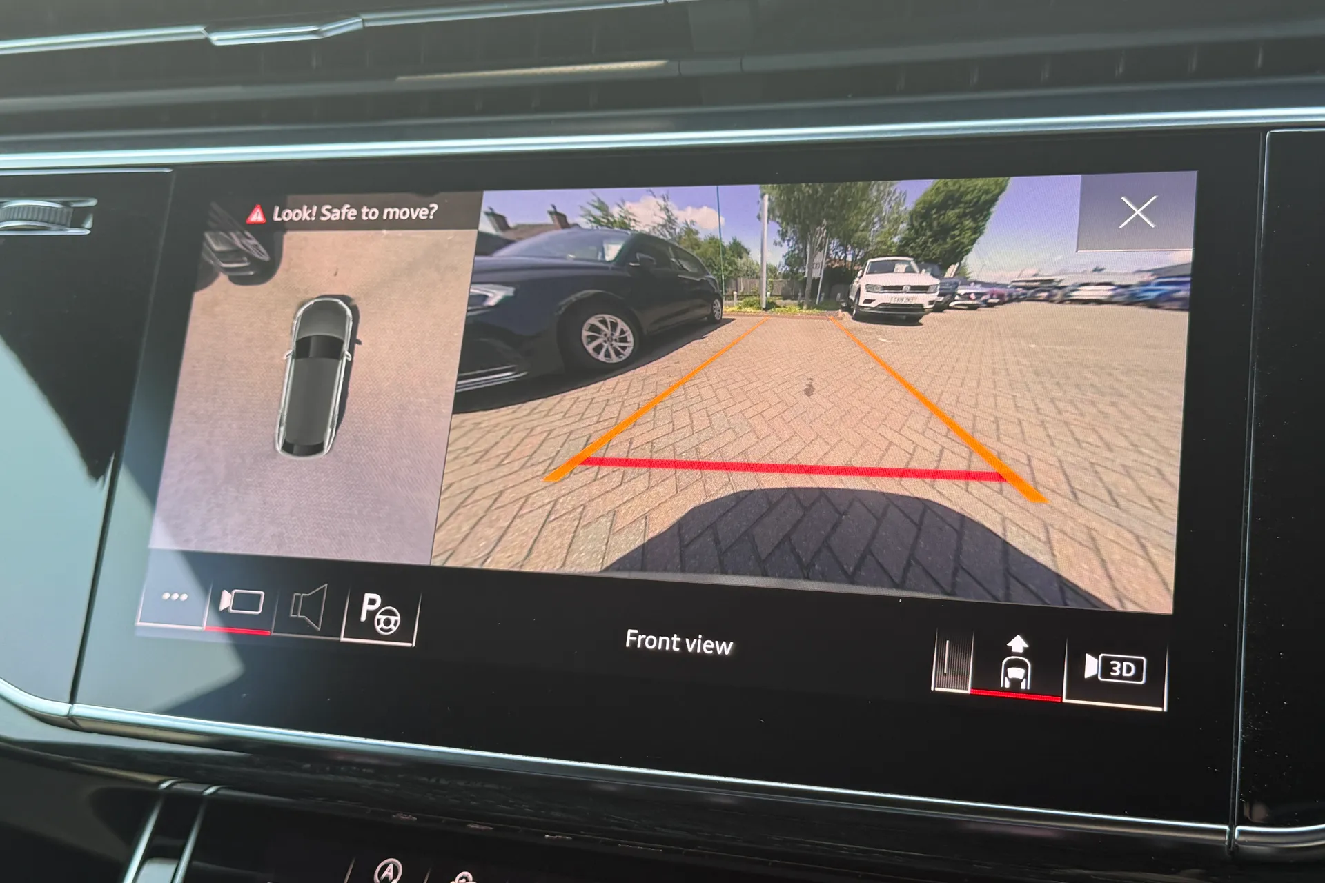 Audi Q8 thumbnail image number 9