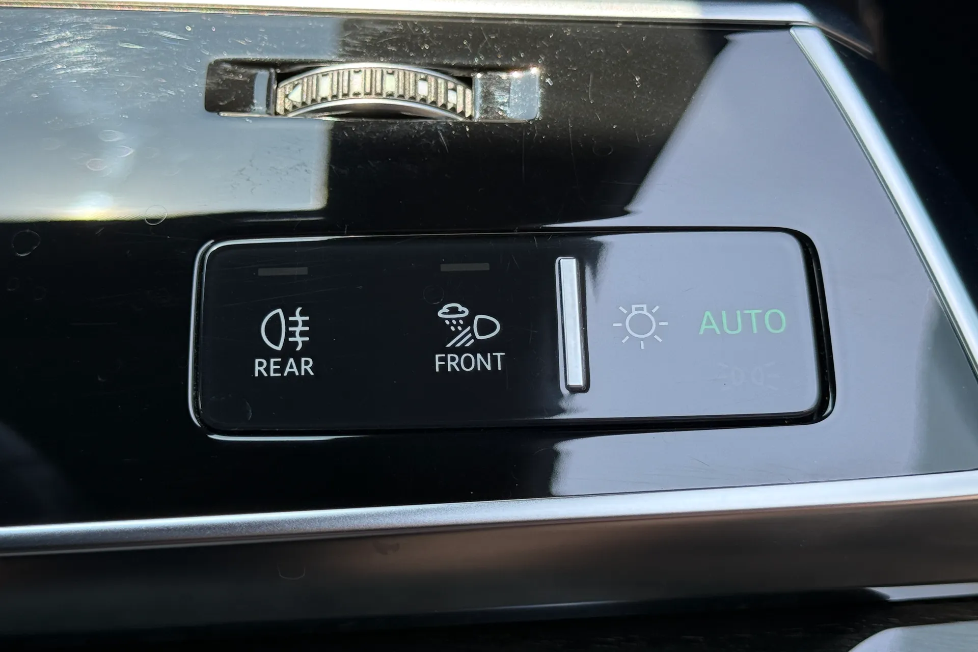 Audi Q8 thumbnail image number 27