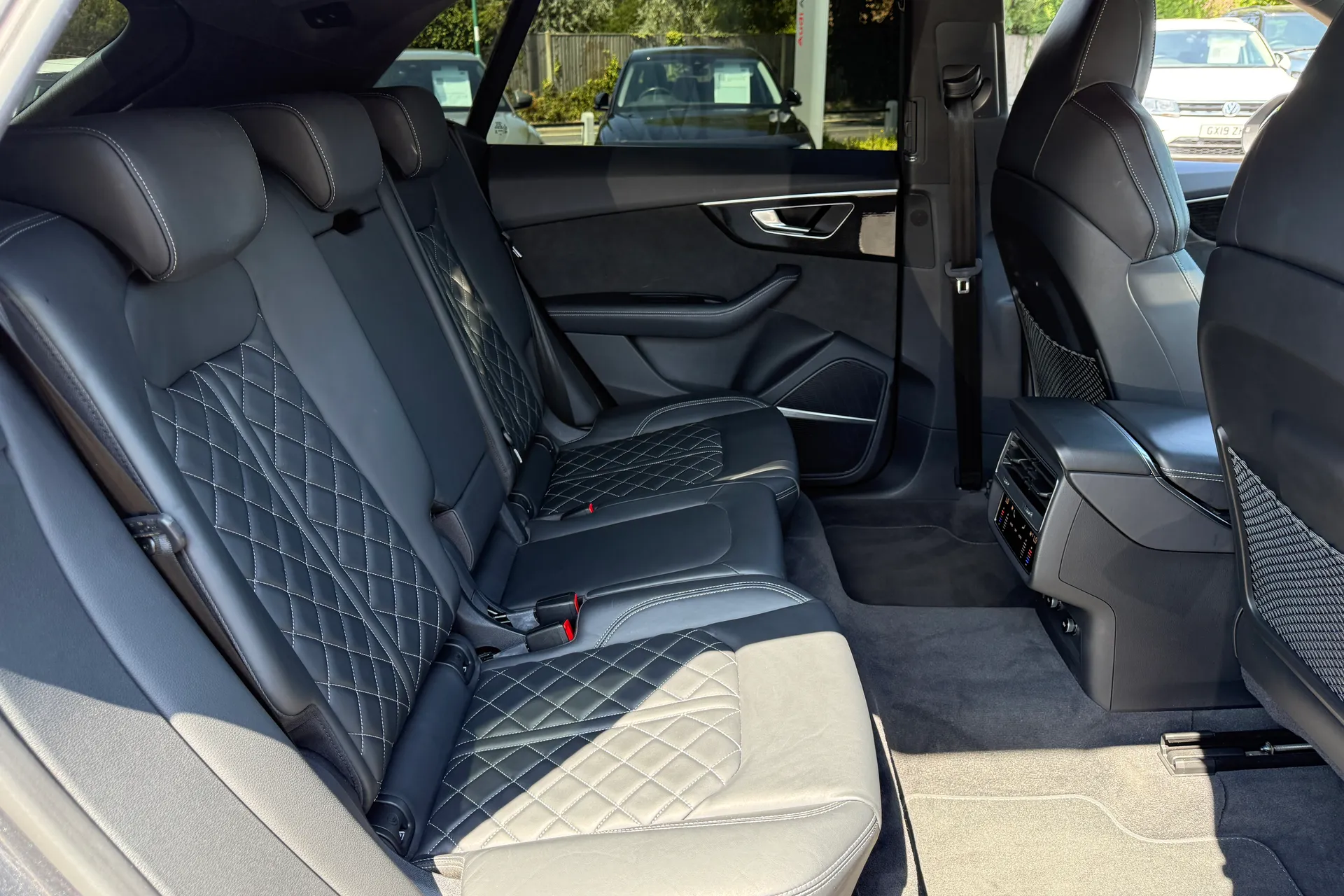 Audi Q8 thumbnail image number 49