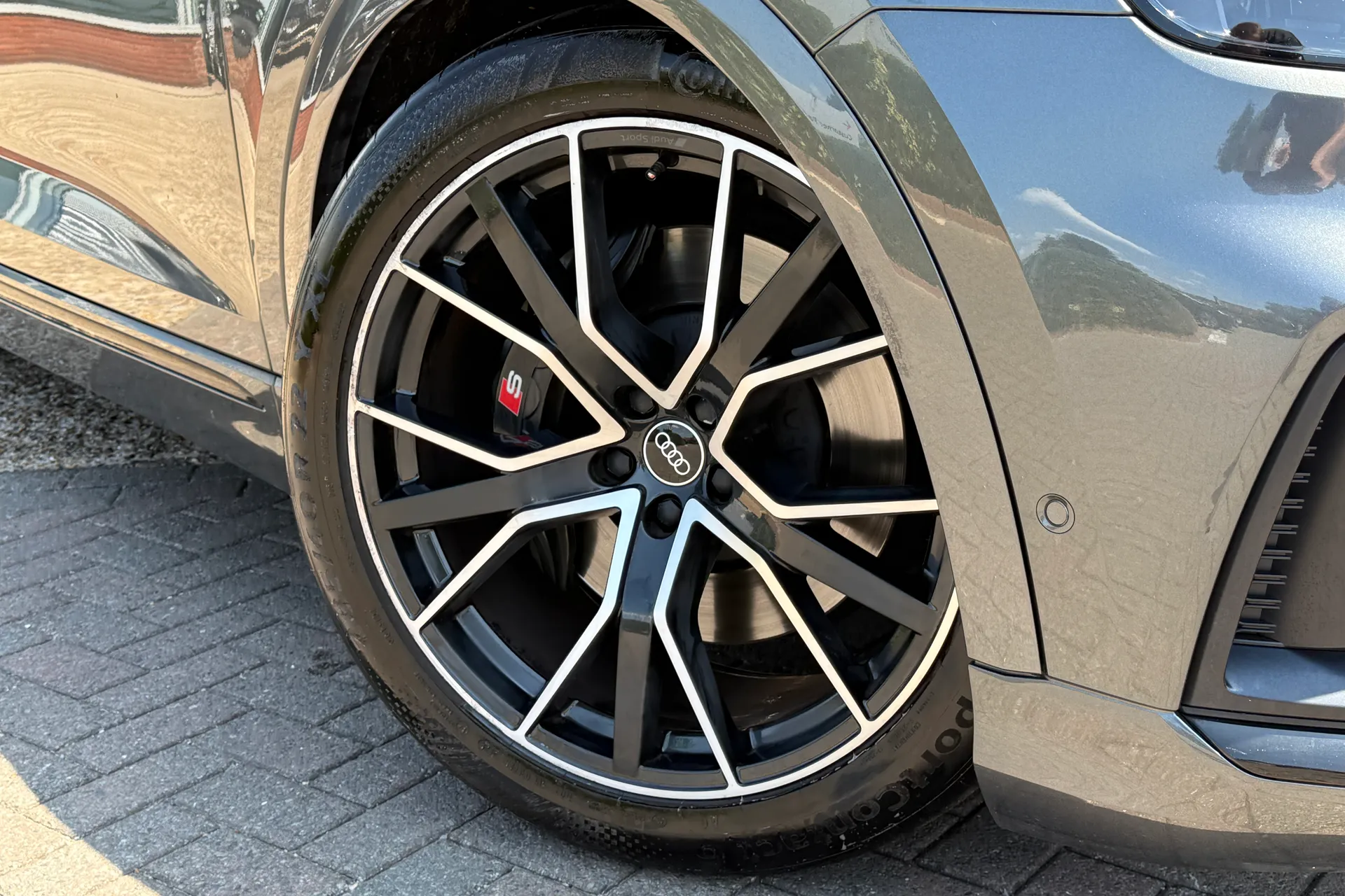 Audi Q8 thumbnail image number 8