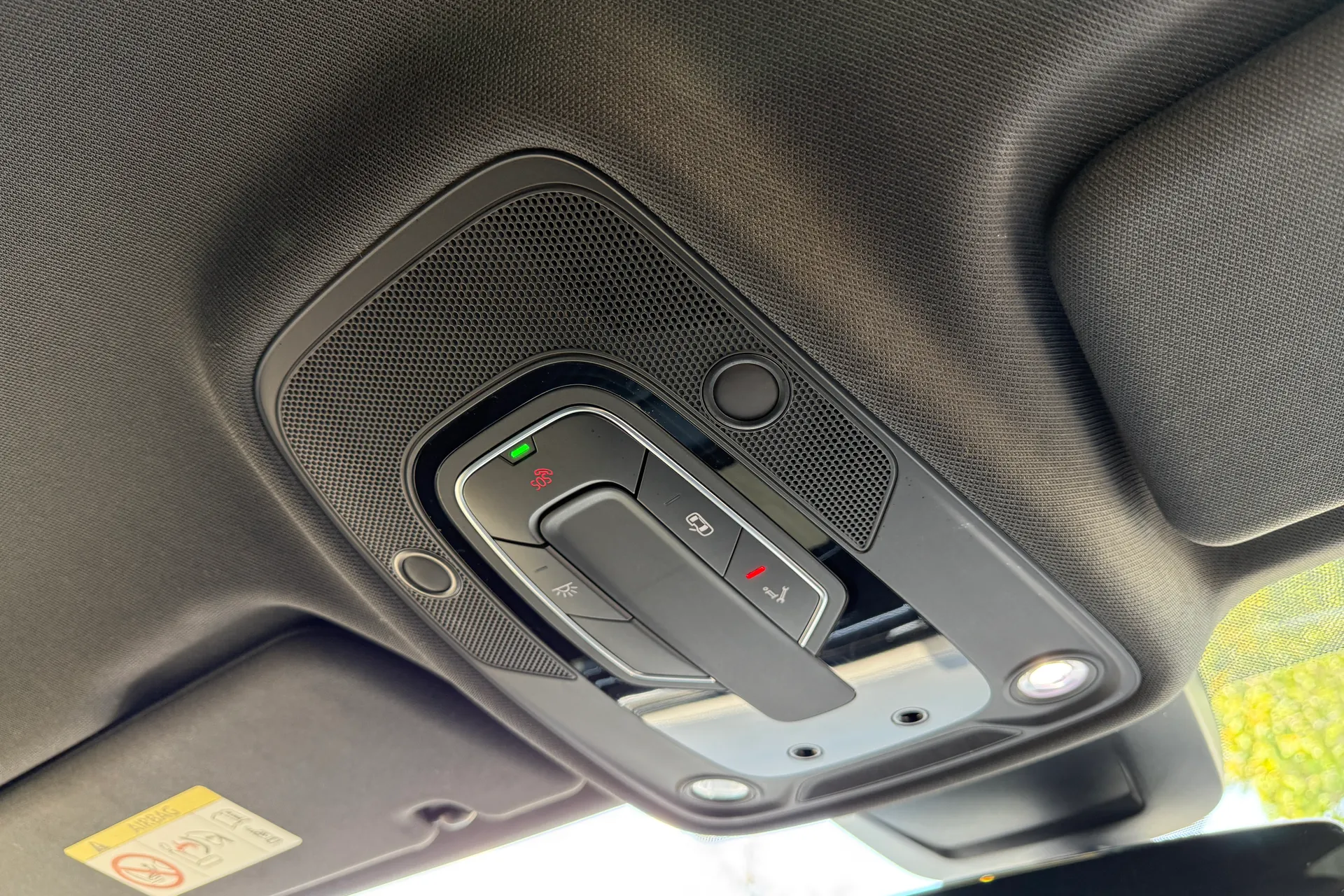 Audi Q8 thumbnail image number 24