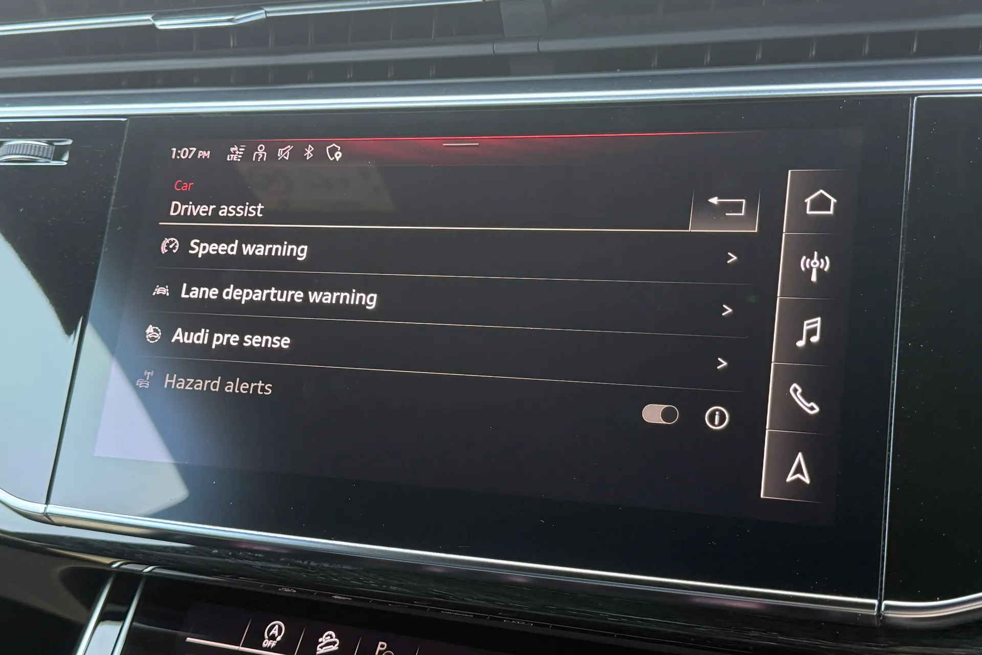 Audi Q8 thumbnail image number 11