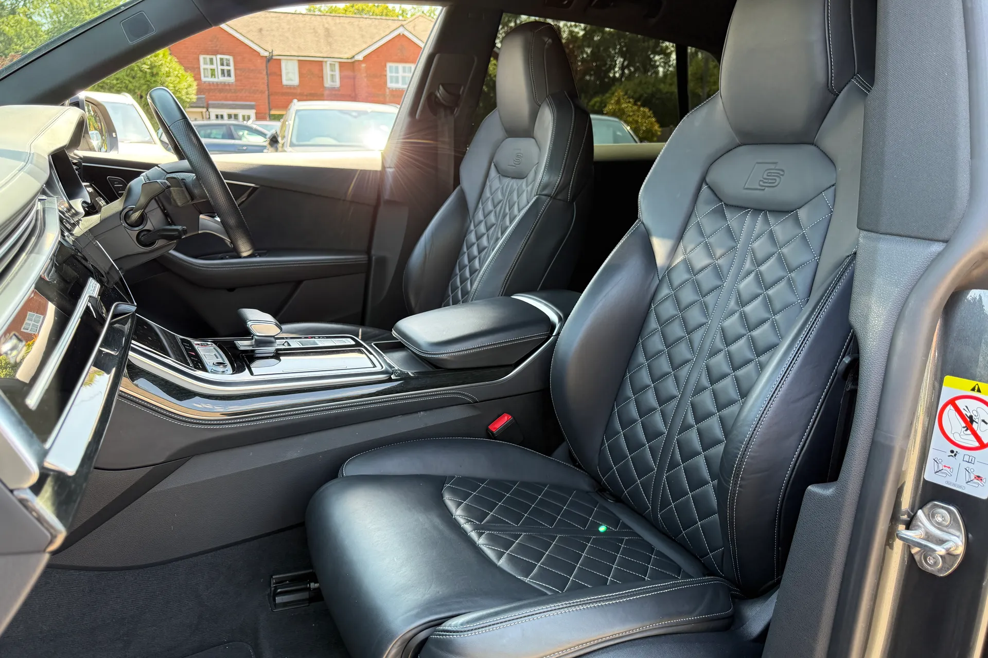 Audi Q8 thumbnail image number 34