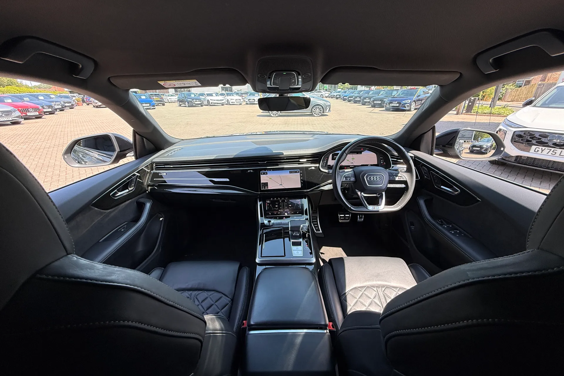 Audi Q8 thumbnail image number 3