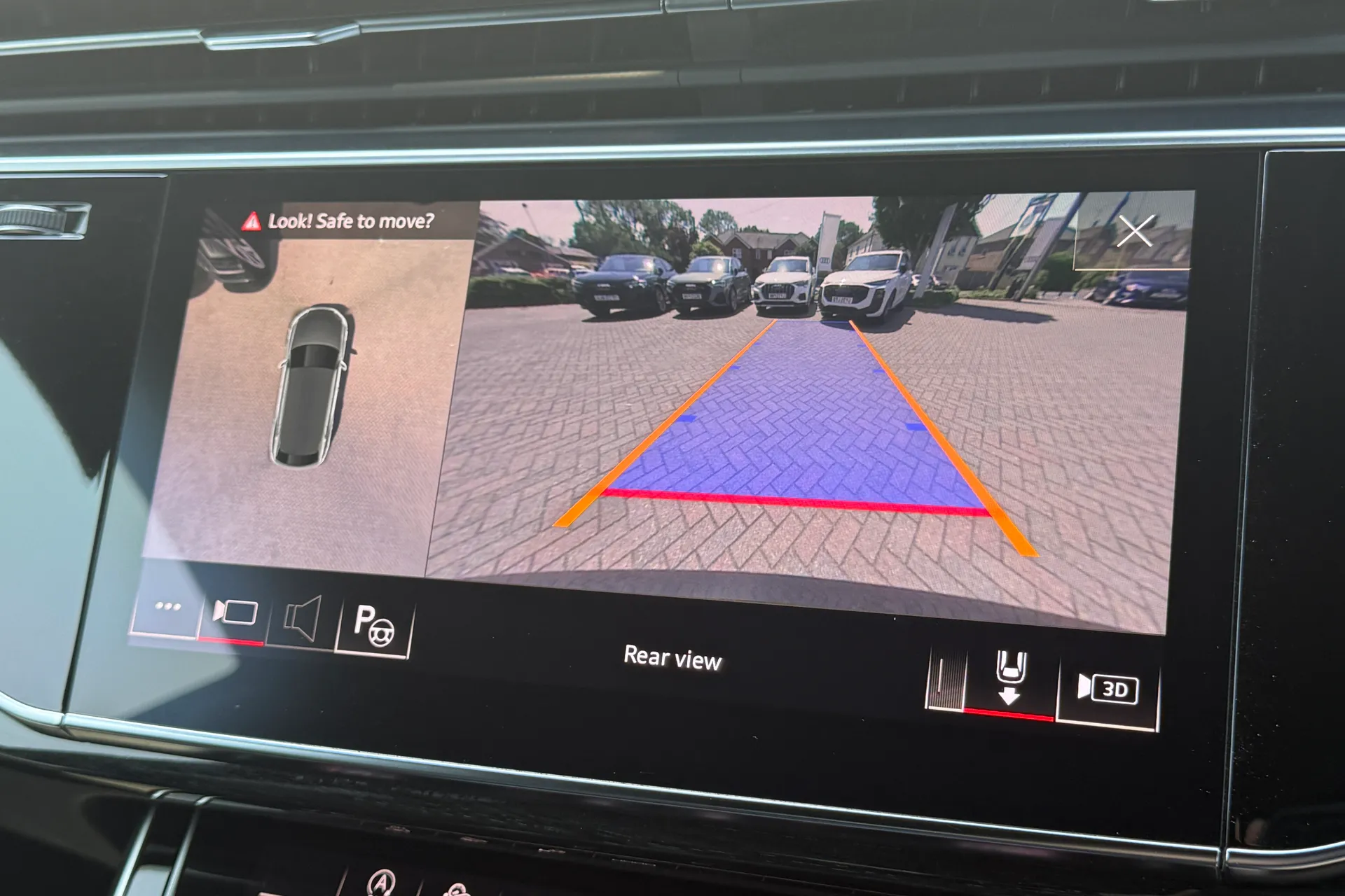 Audi Q8 thumbnail image number 4