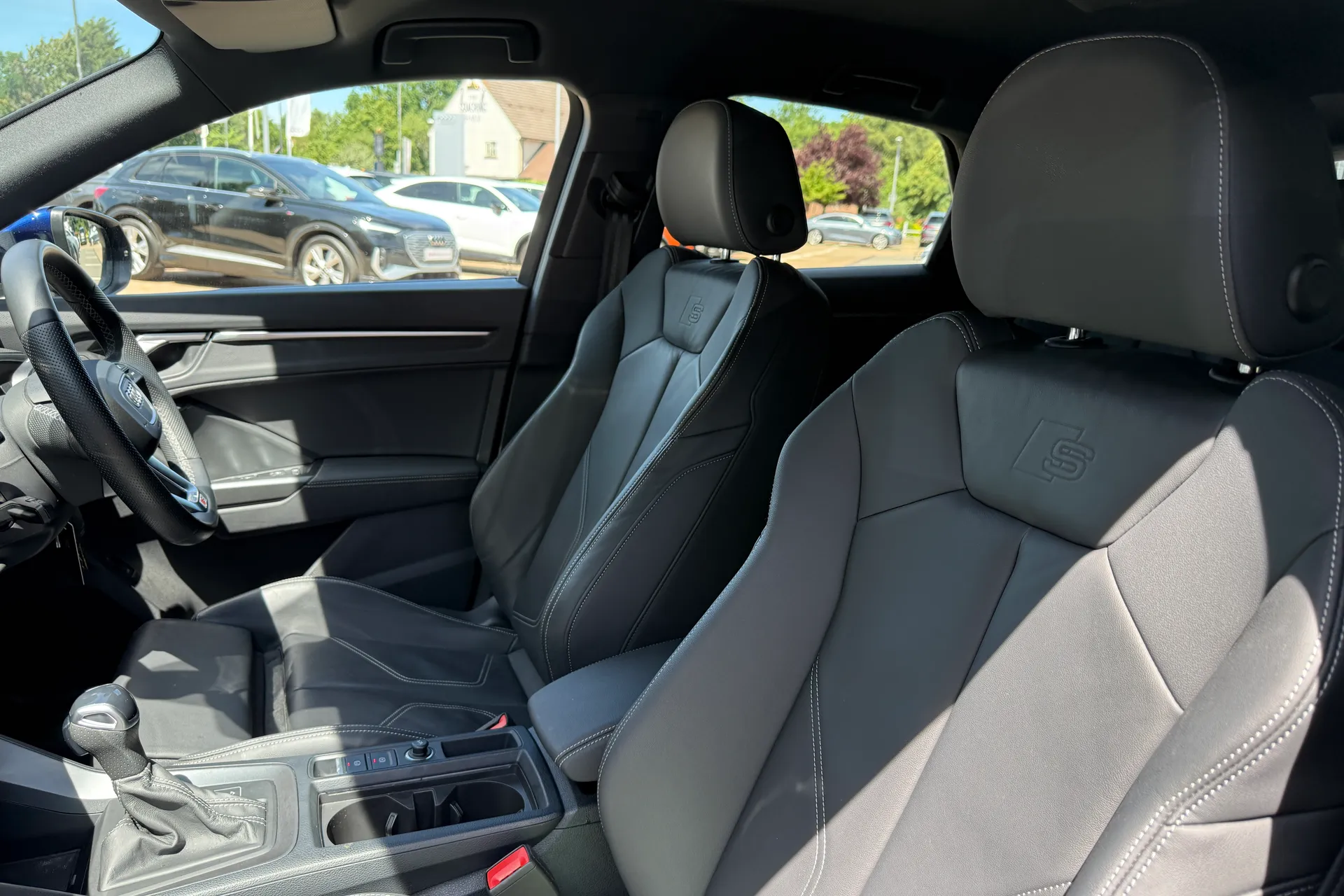 Audi Q3 thumbnail image number 54
