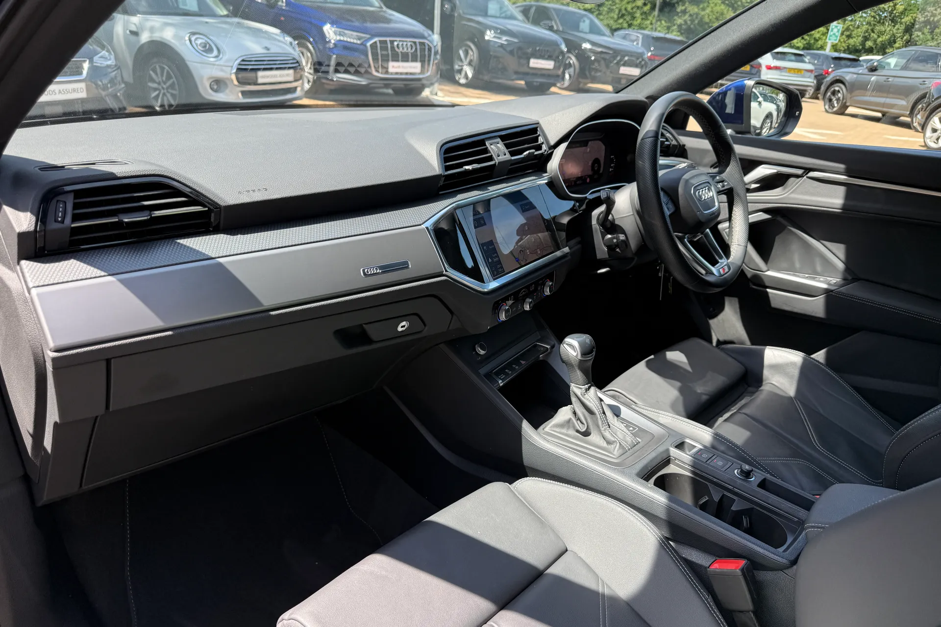 Audi Q3 thumbnail image number 53