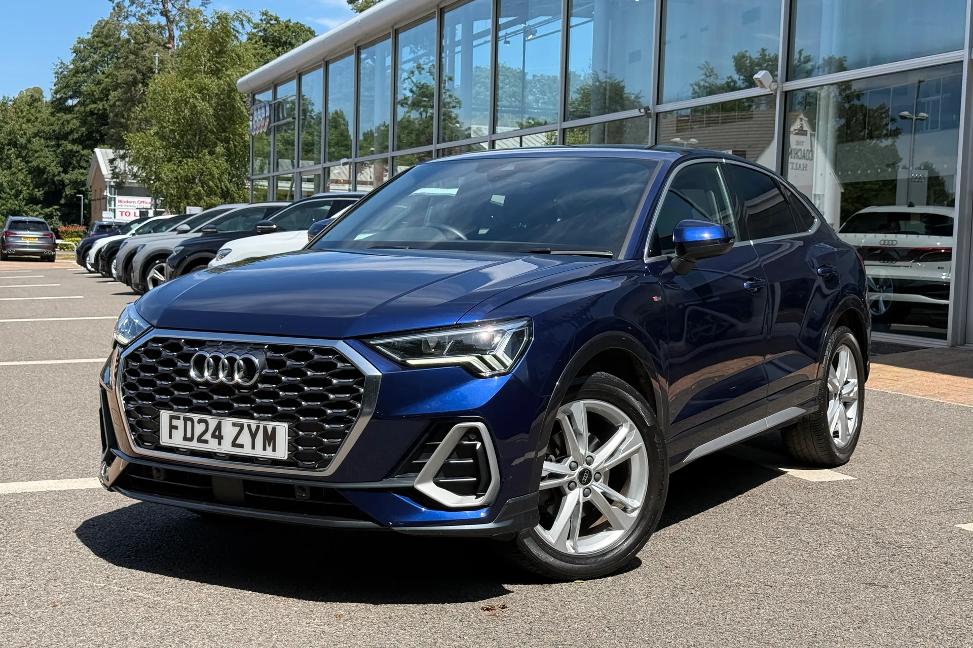 Audi Q3 thumbnail image number 58
