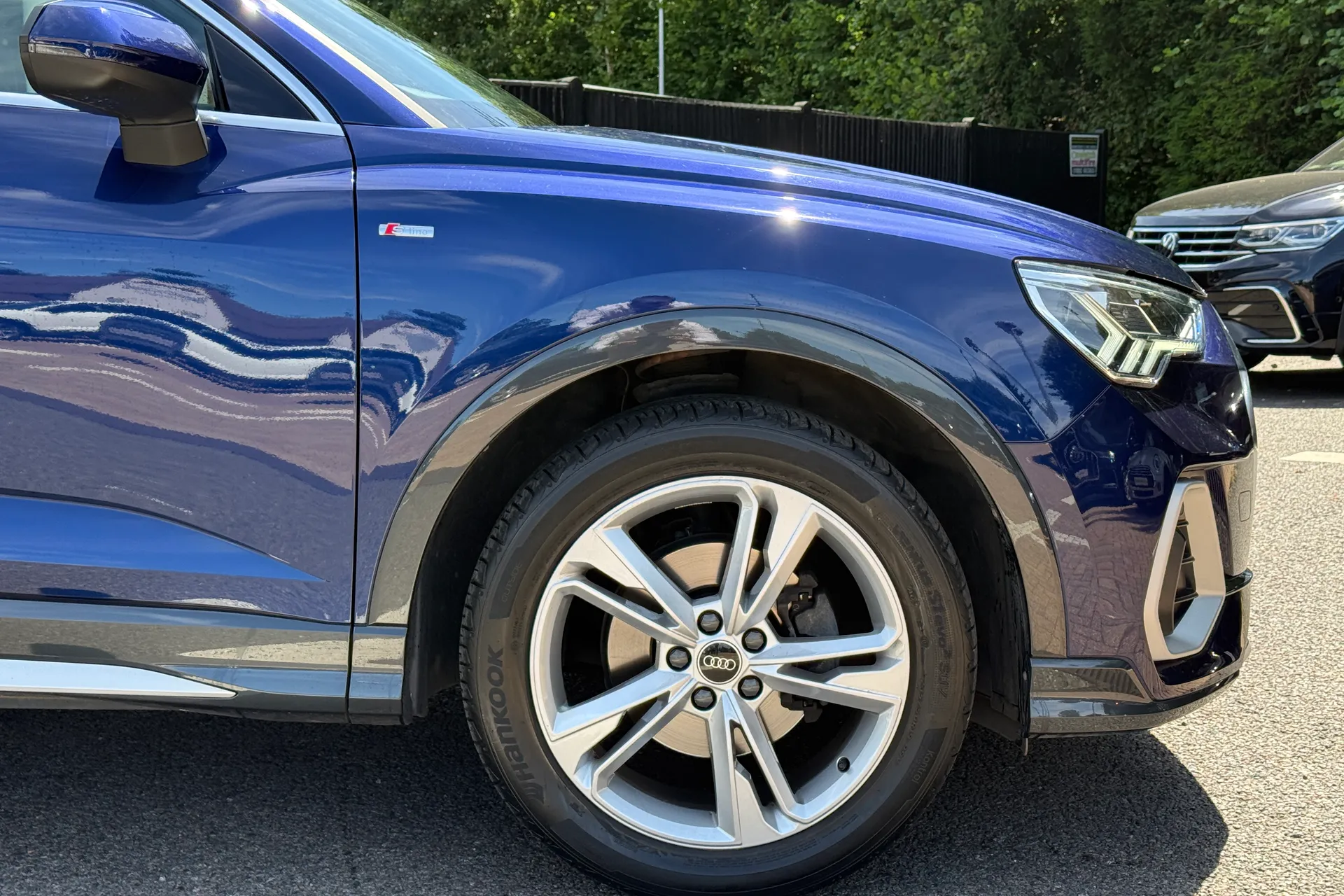Audi Q3 thumbnail image number 32