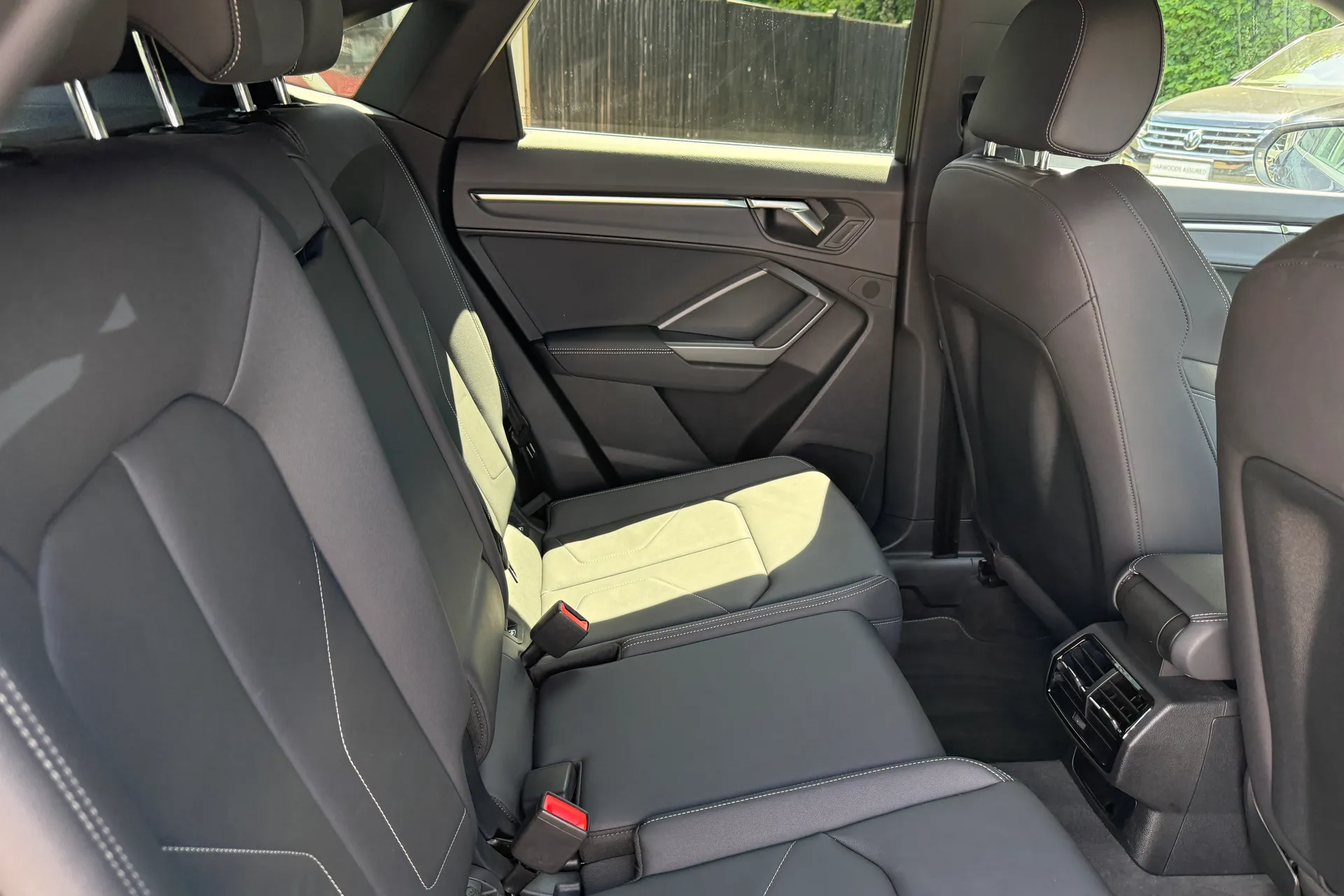 Audi Q3 thumbnail image number 36