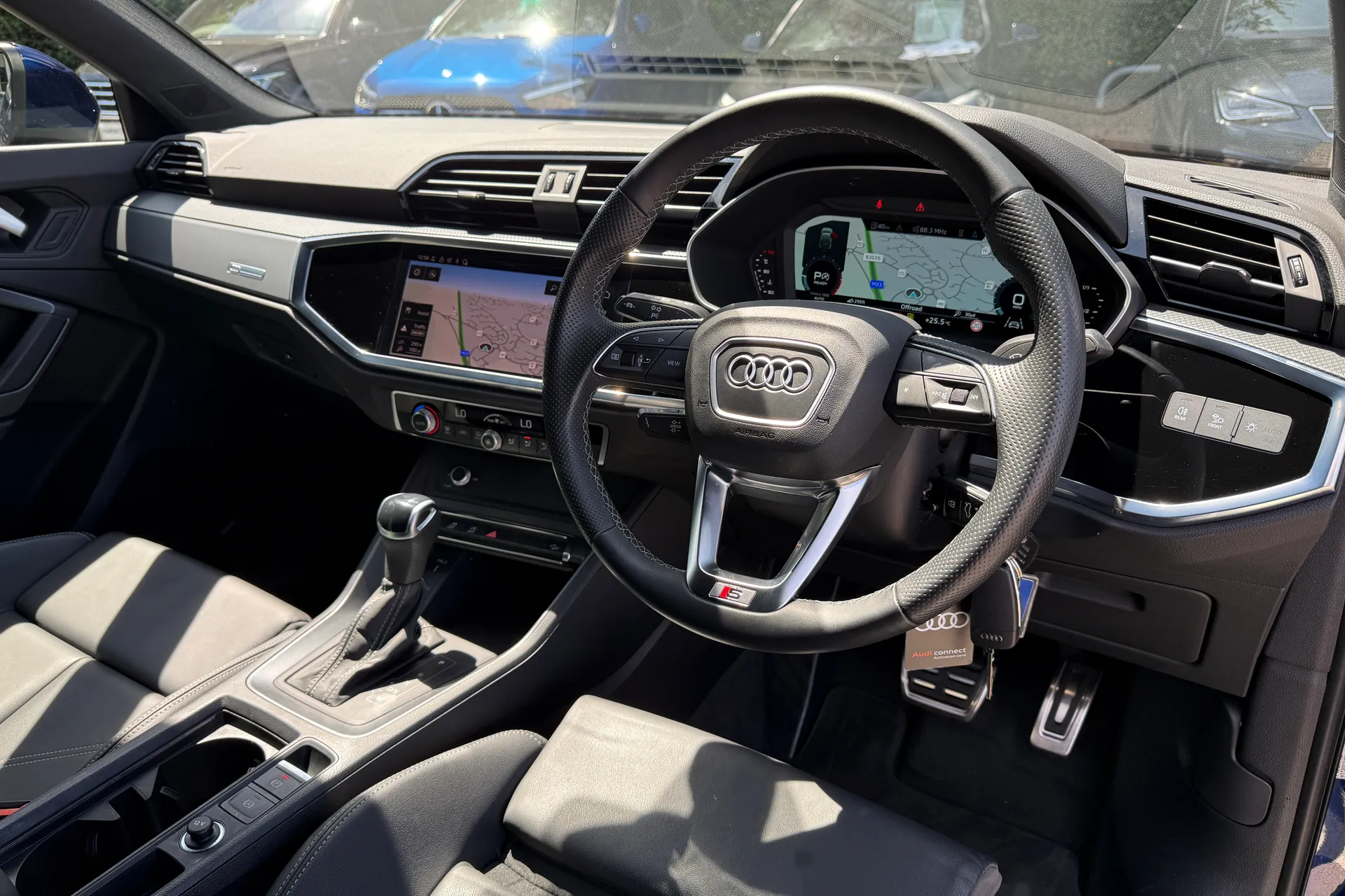 Audi Q3 thumbnail image number 28
