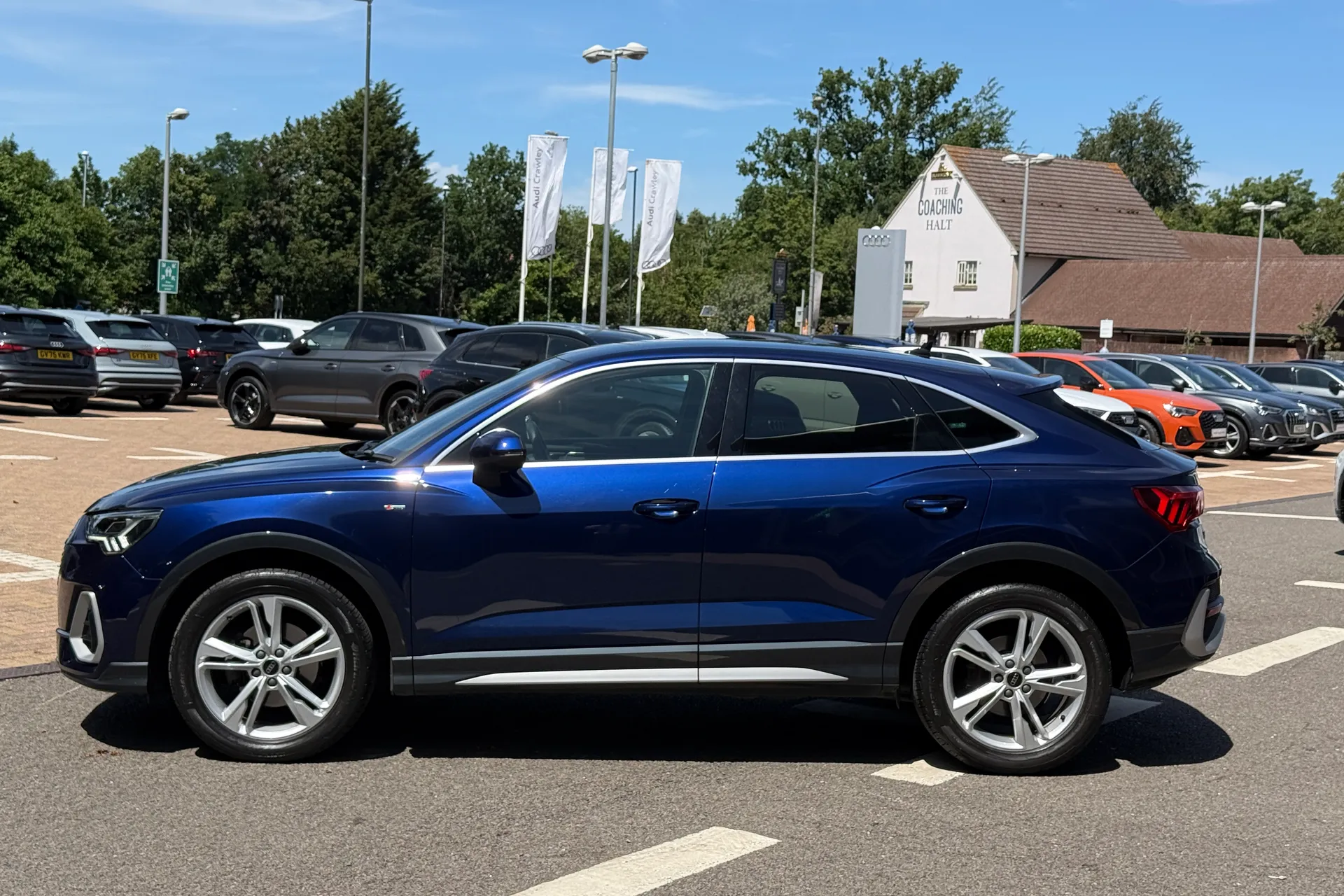 Audi Q3 thumbnail image number 49