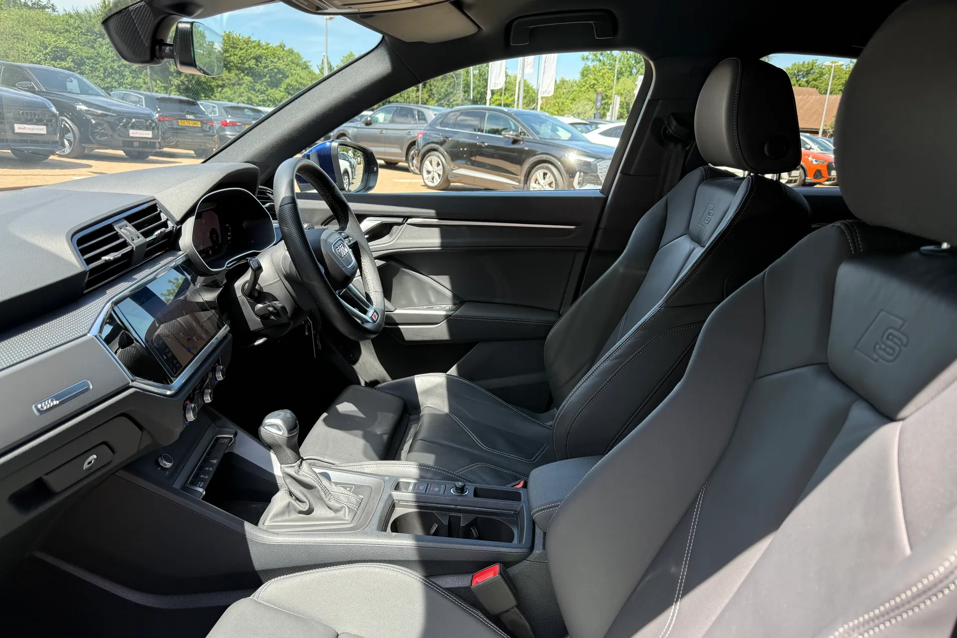 Audi Q3 thumbnail image number 55