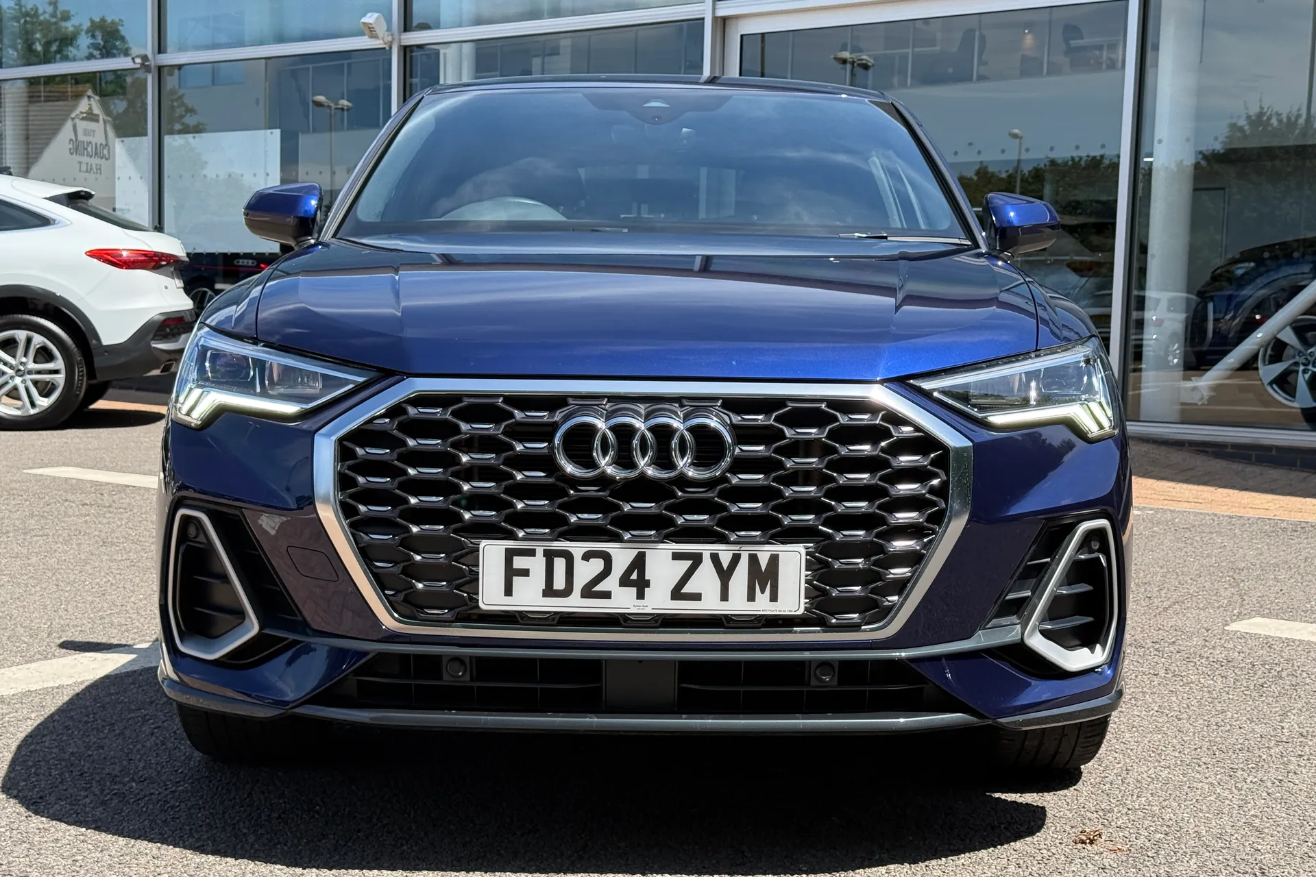 Audi Q3 thumbnail image number 56