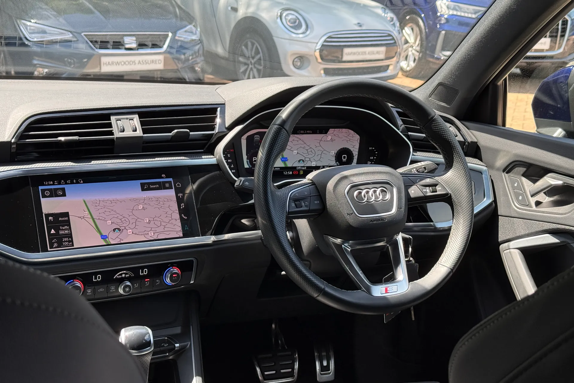 Audi Q3 thumbnail image number 6