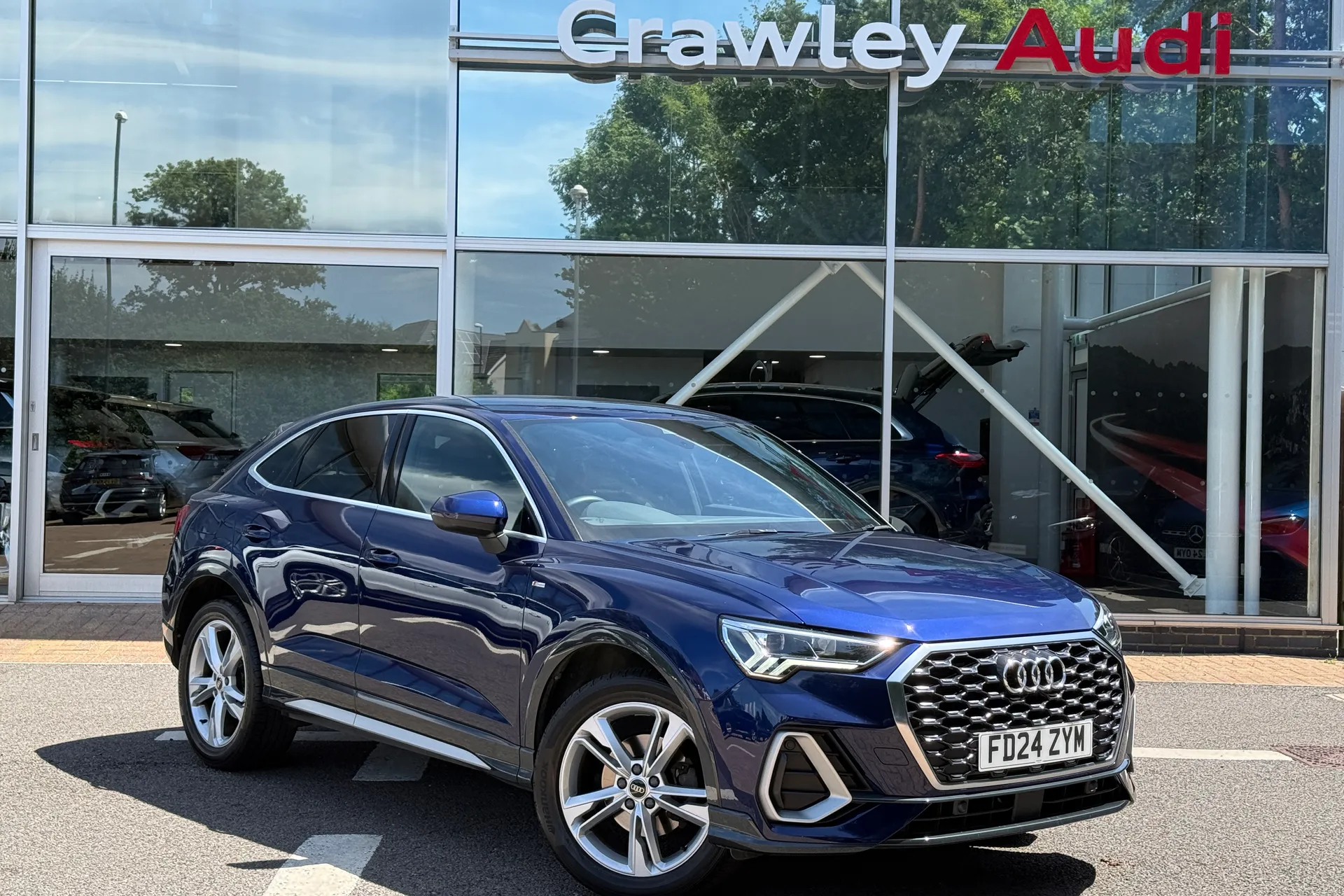 Audi Q3 focused image